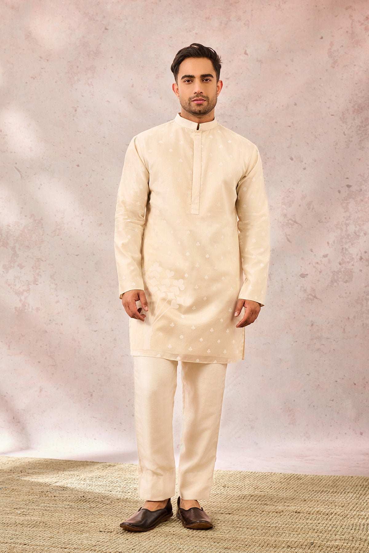 IVORY SPADE BLOSSOM KURTA SET