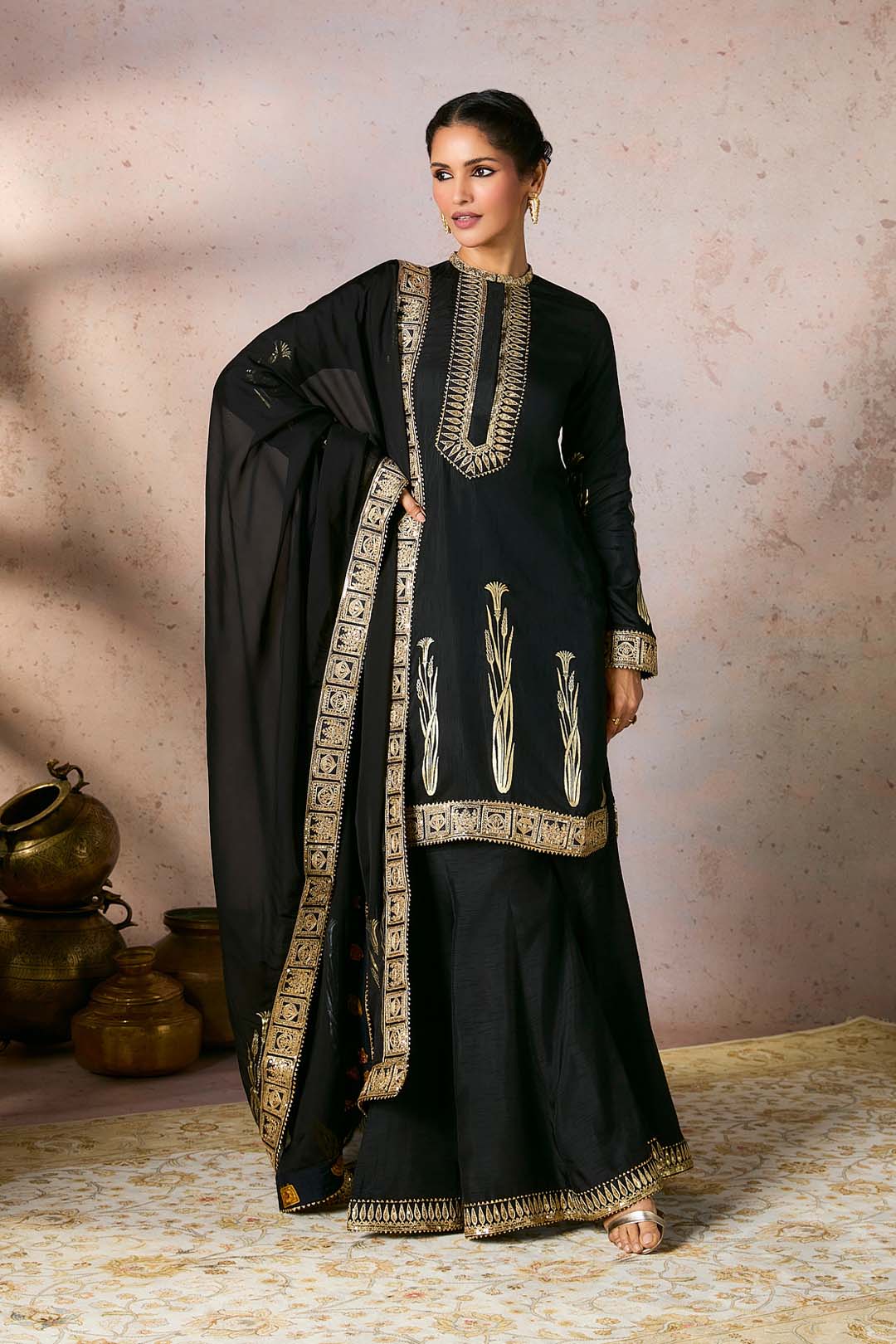 Black Whispering Lily Sharara Set 16 / Regular Black Whispering Lily Sharara Set 16 / Regular