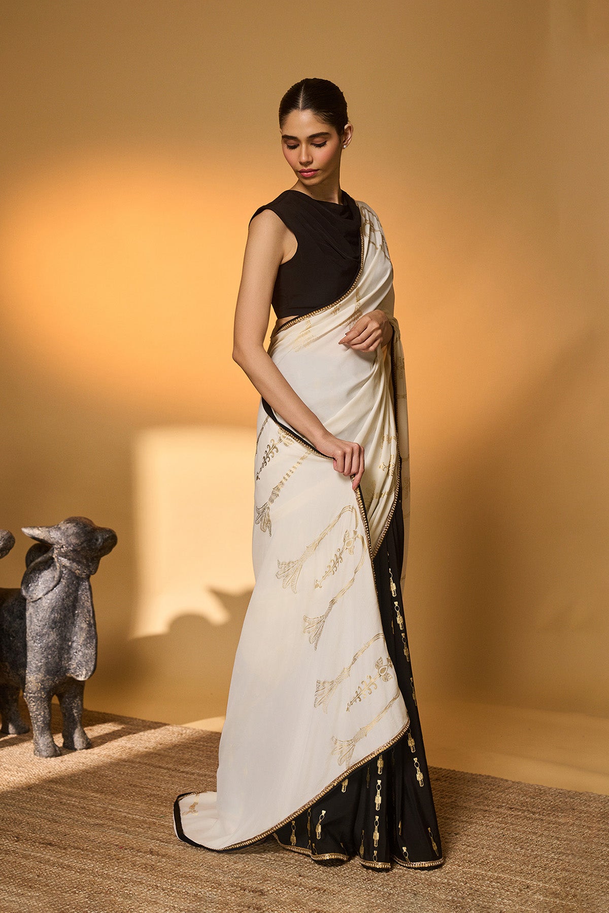 Black & White Tribal Pillar Saree