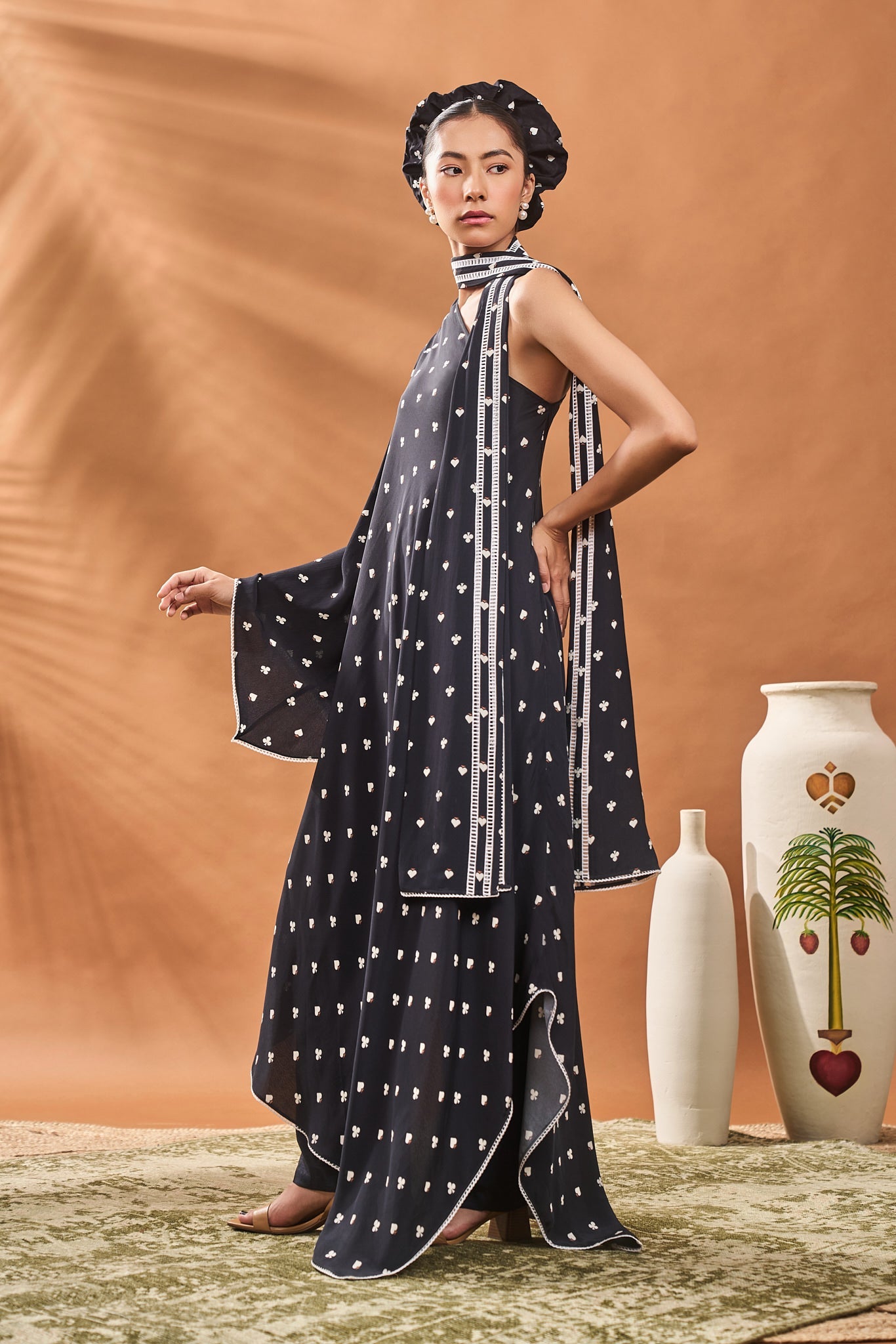 BLACK ALL FOURS ONE SHOULDER TUNIC SET