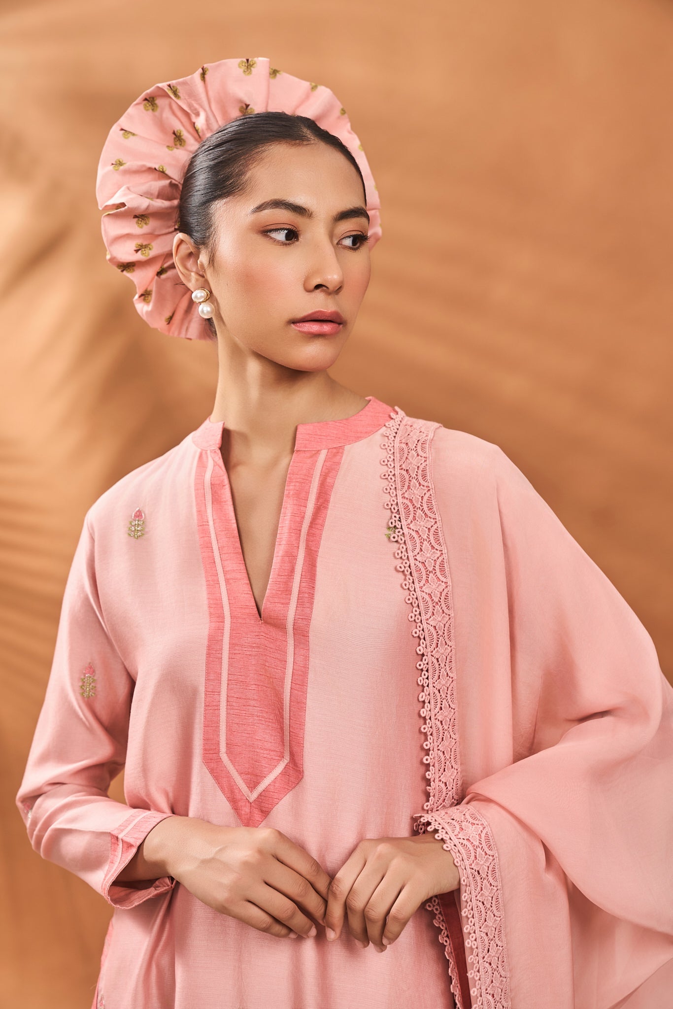 PINK MEADOW MOVES SKD