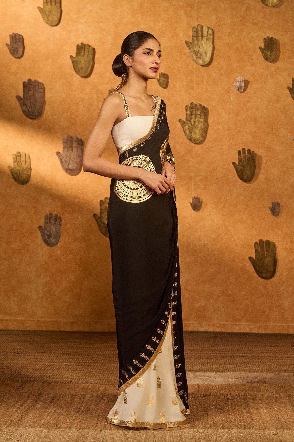 Black & White Moon Fish Saree