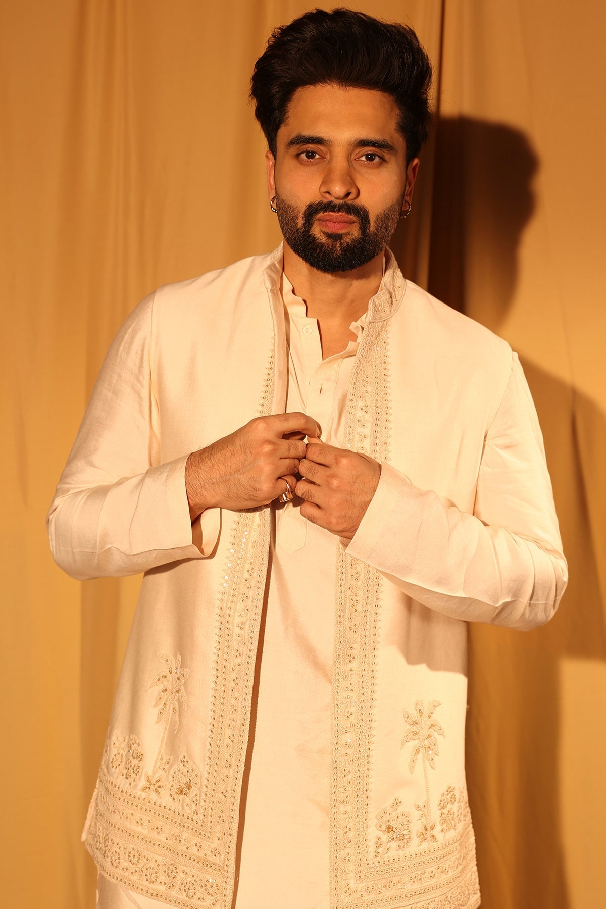Jackky Bhagnani in Mehez Kurta Bandi Set