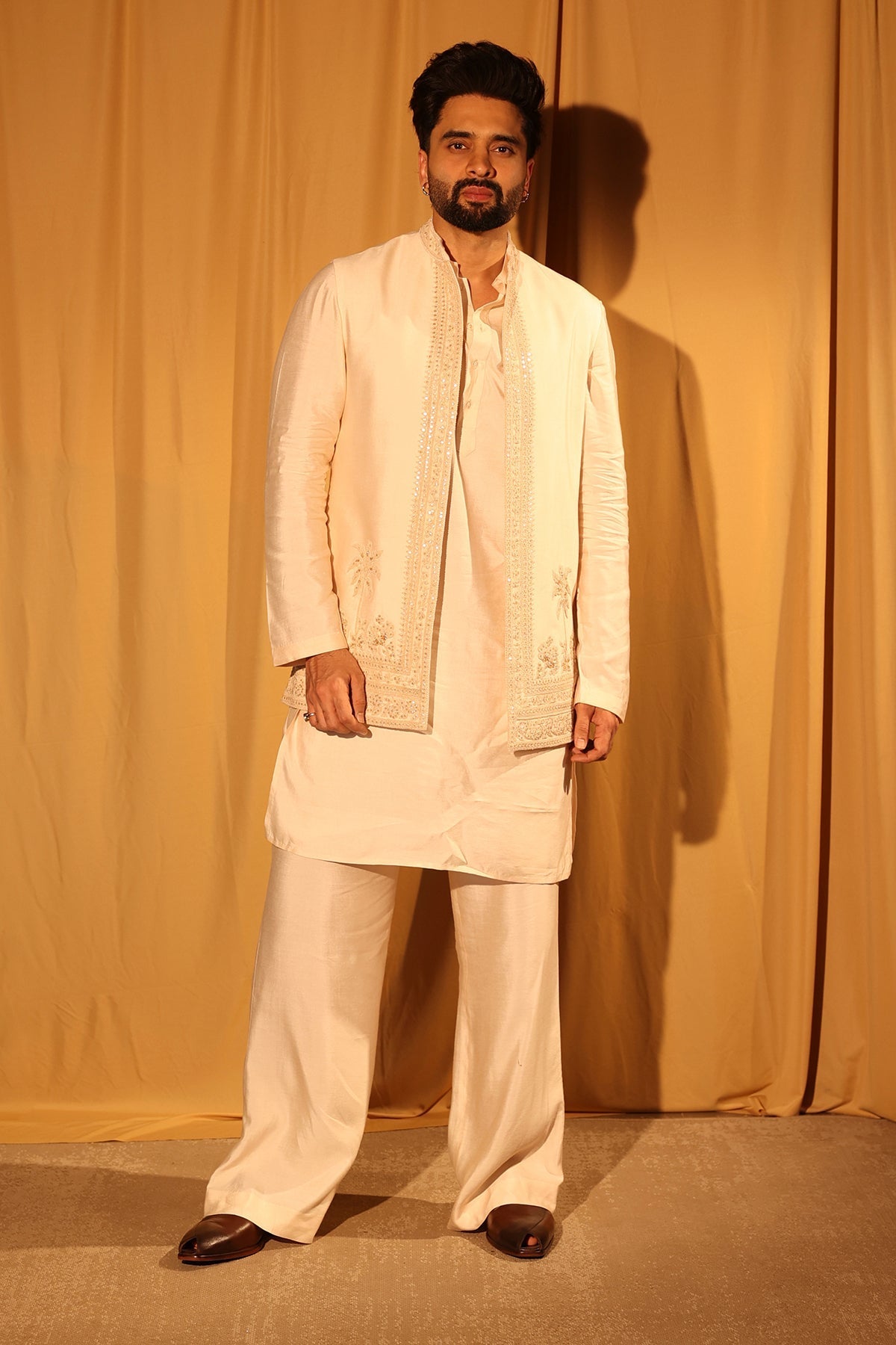 Jackky Bhagnani in Mehez Kurta Bandi Set