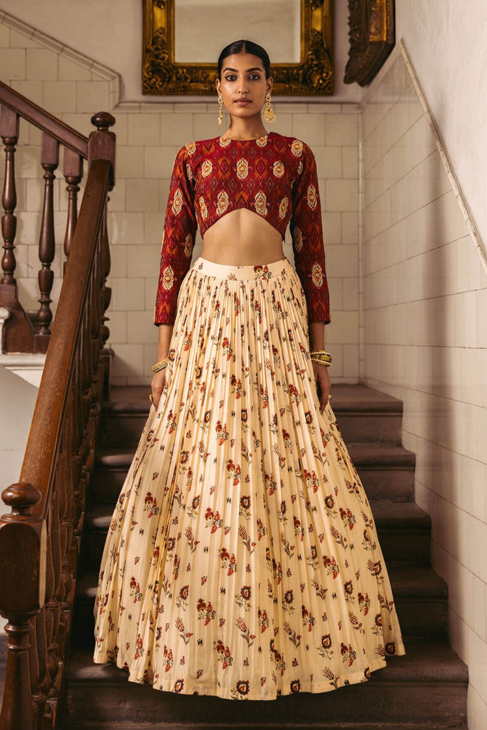 Jarokha Lehenga