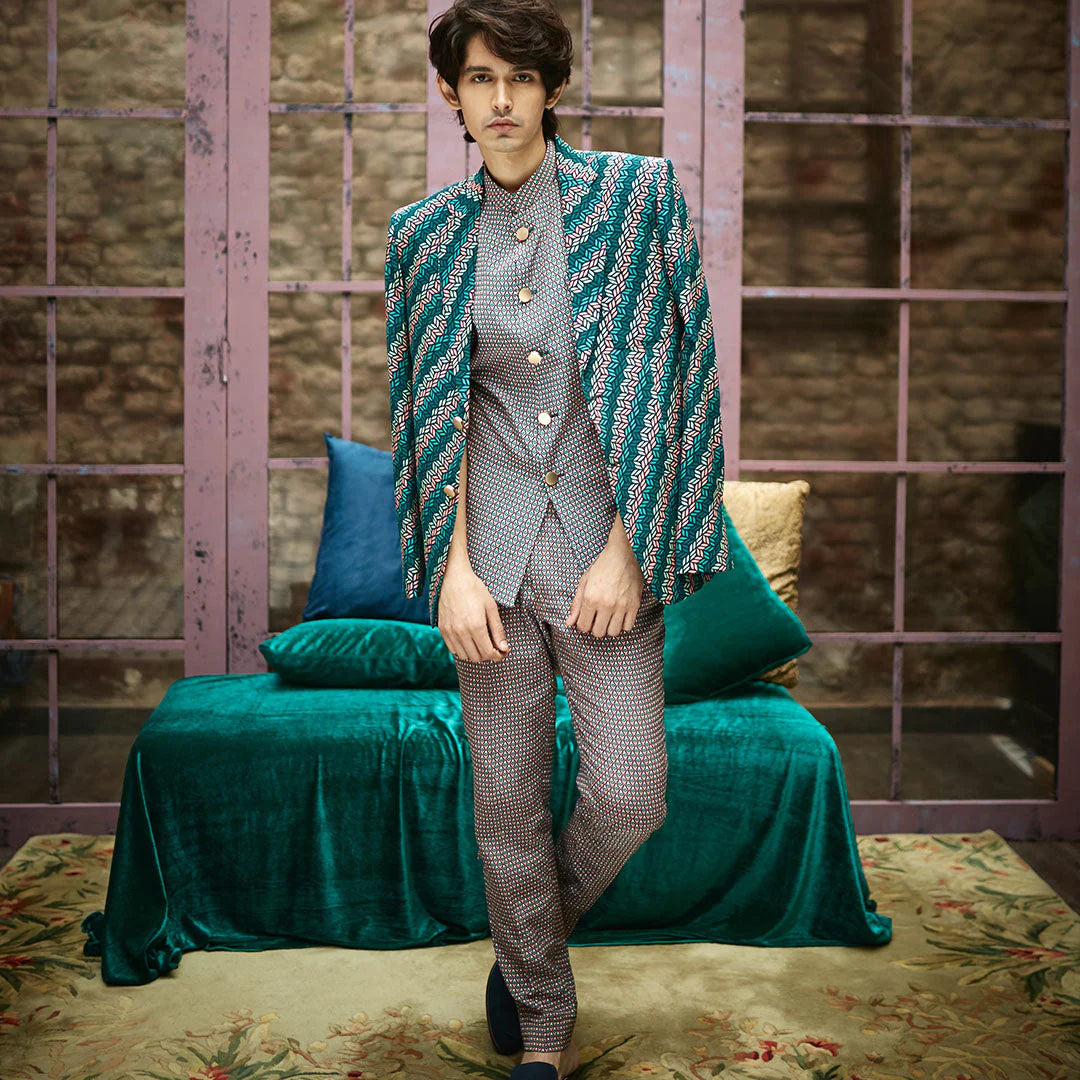 BLUE LEAF PRINTED BLAZER JACKET BEIGE BUTTI PRINT BUNDI AND PANTS