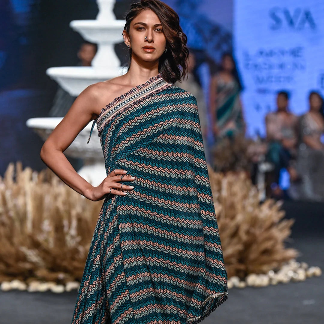 BLUE LEAF PRINT ONE SHOULDER DRAPE SAREE WITH PANTS