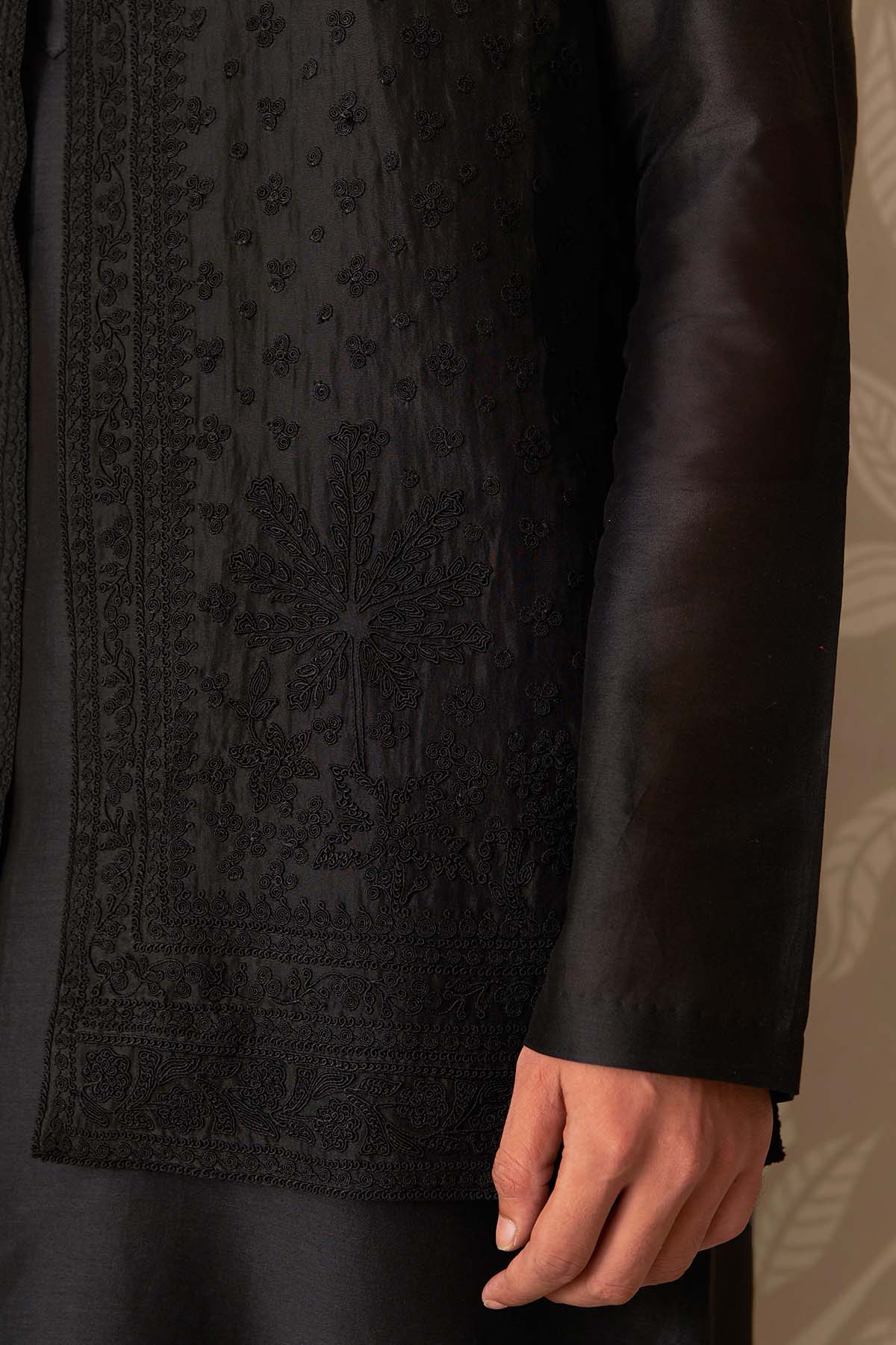 Sabr
KURTA BANDI SET