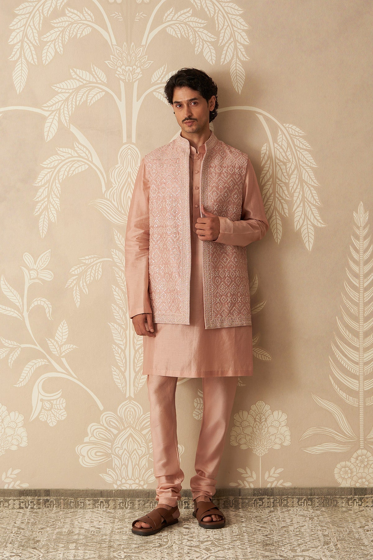 Ambar
Kurta Bandi Set