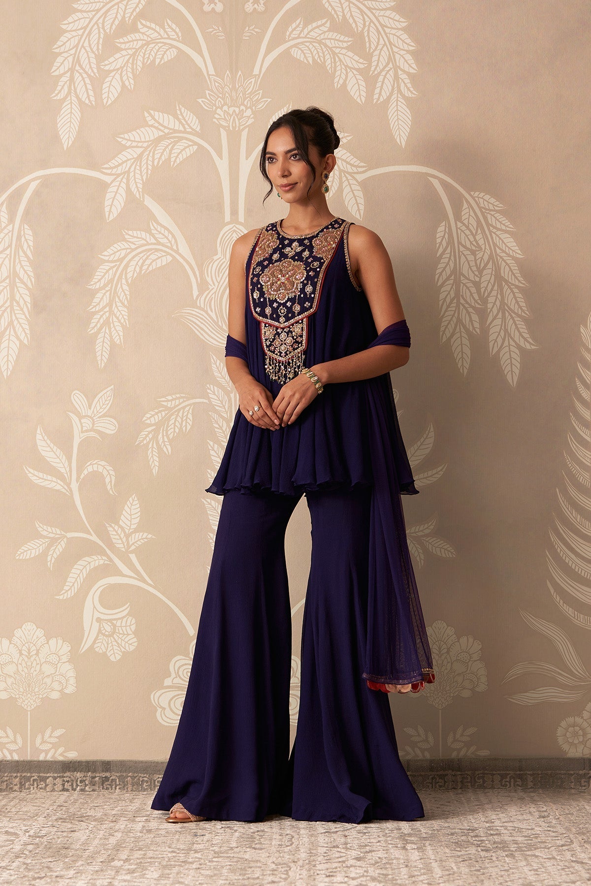 Mannat
Kurti Skirt Set