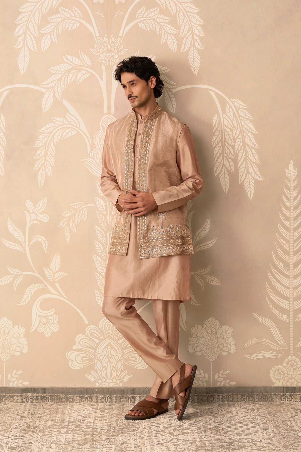 Zaroon
Kurta Bandi Set