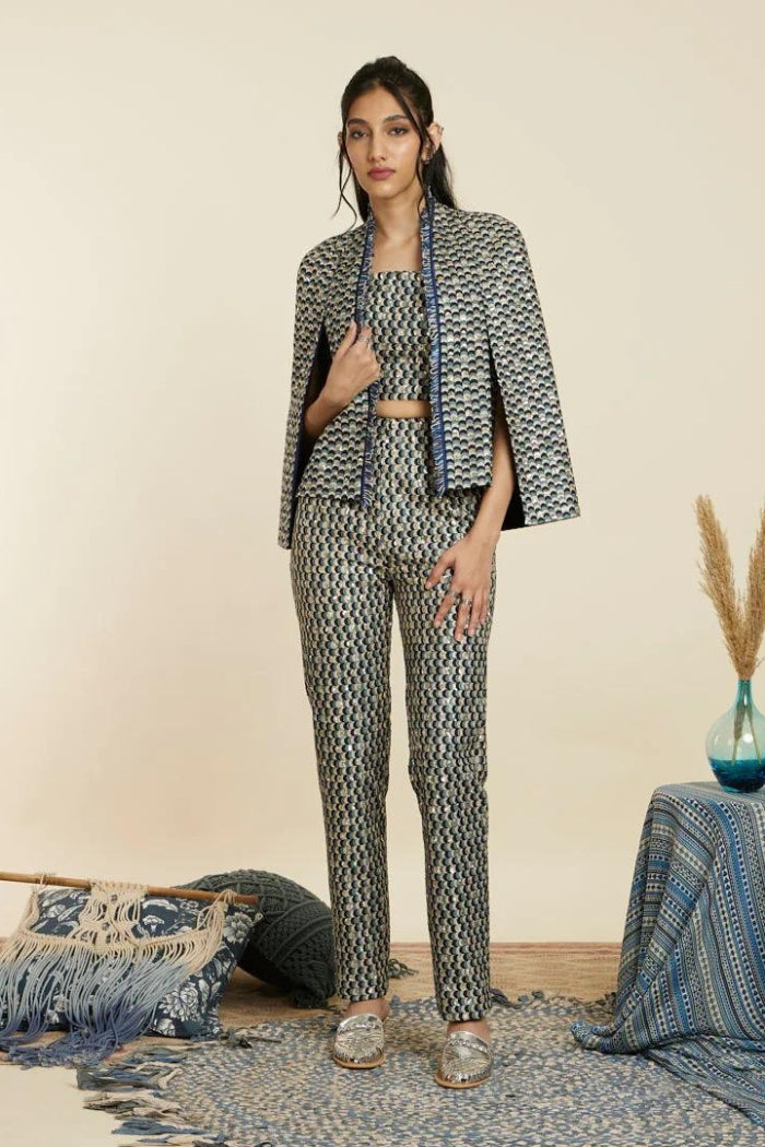 BLUE SCALLOP EMBROIDERED NOOR JACKET SET