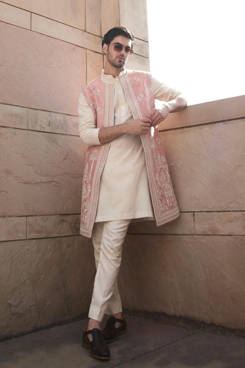 EMBROIDERED RED BANDI SET