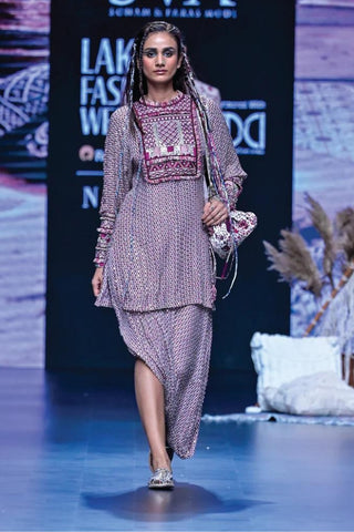 OMBRÉ MOR FUAARA PRINTED EMBELIISHED LEHNGA TEAMED WITH A PATCHWORK FULL SLEEVE BLOUSE