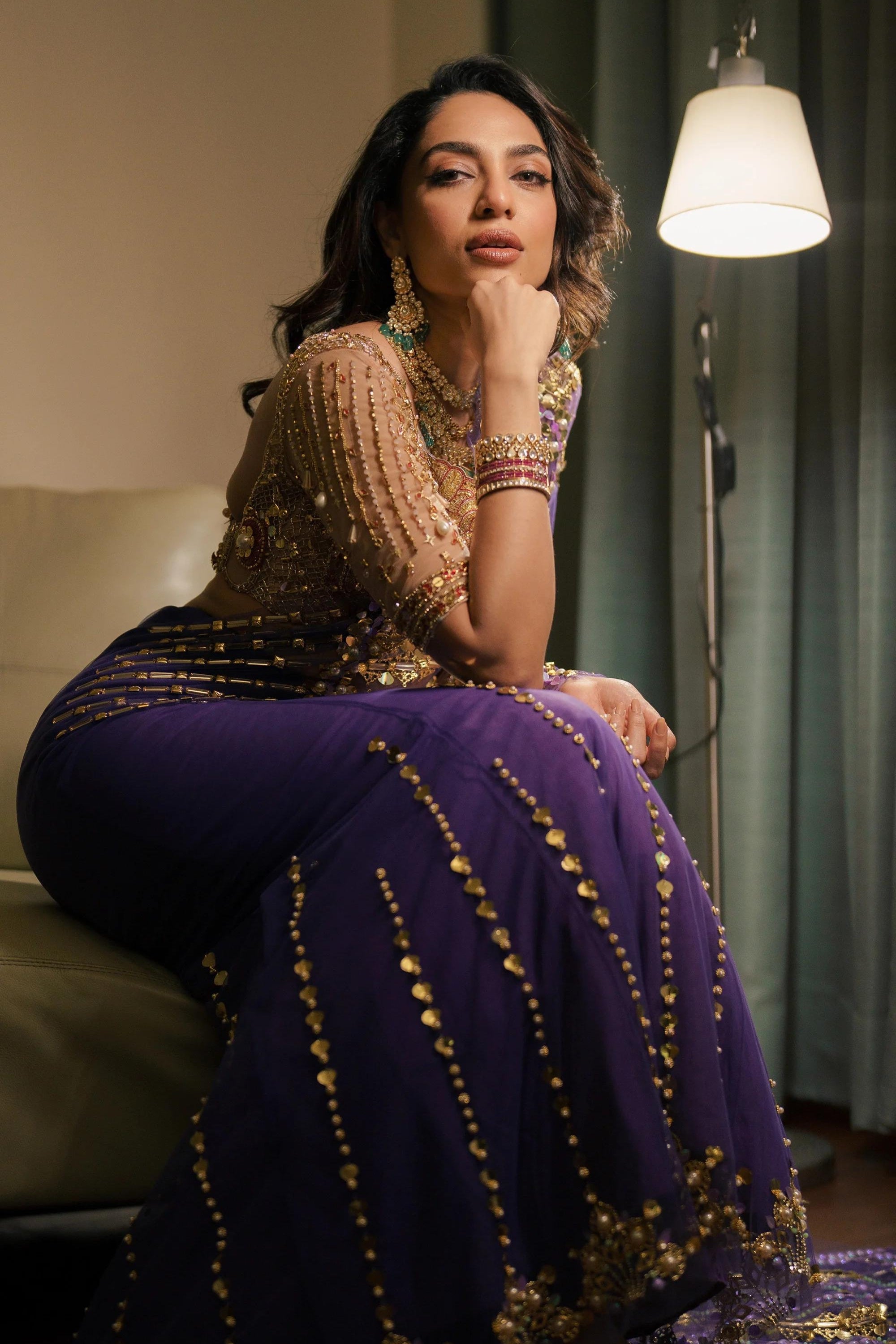 SOBHITA IN BLUE & GOLD SAREE SET