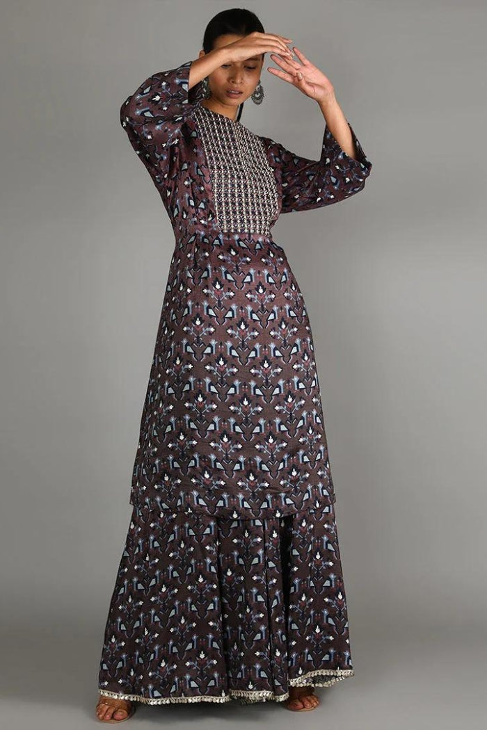 MERLOT OMBRE GEOMETRIC DAMASK PRINT KURTA WITH EMBELLISHED YOKE PAIRED WITH SHARARA PANTS