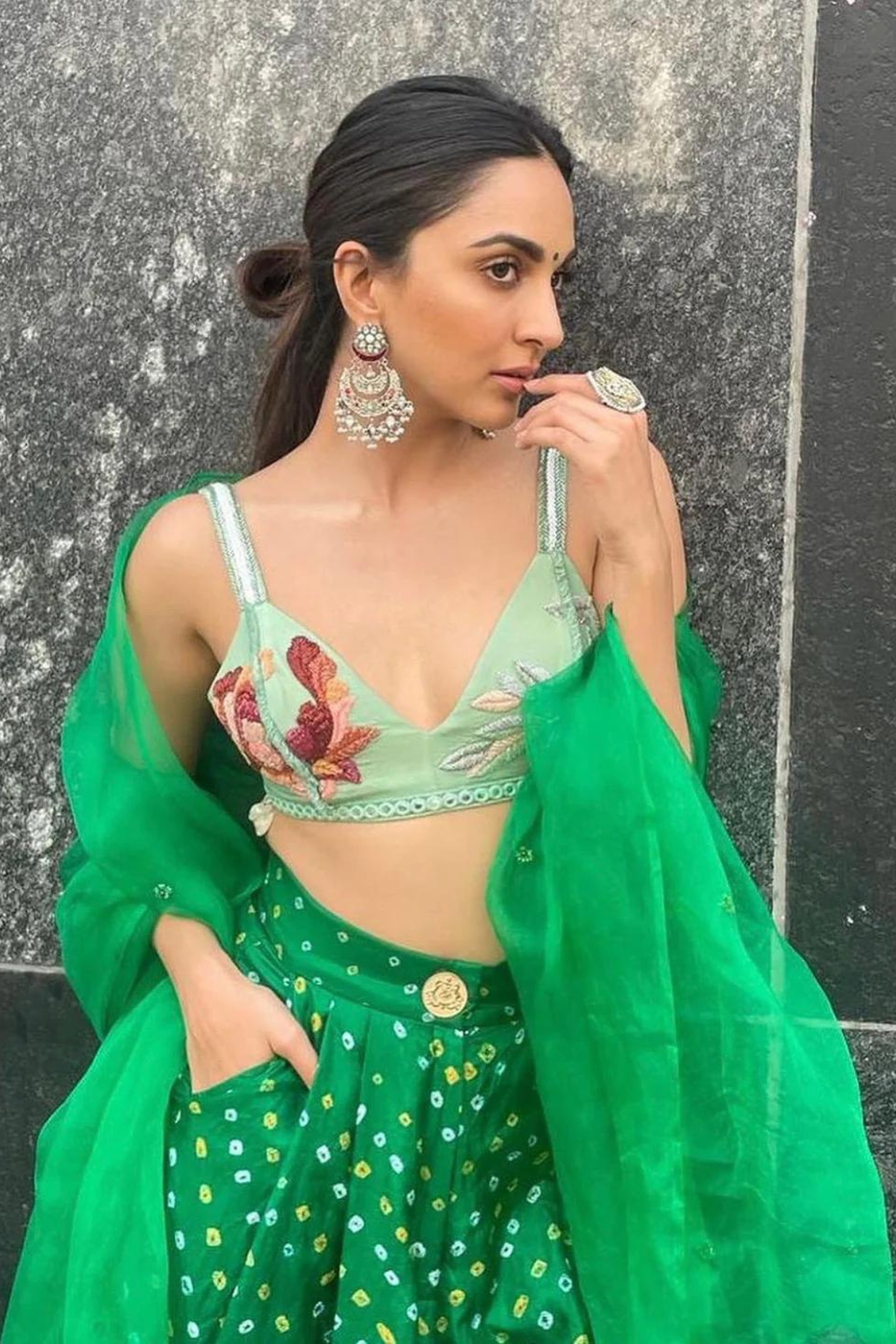 IT’S A SPARKLY MINT BRALETTE & TROUSERS