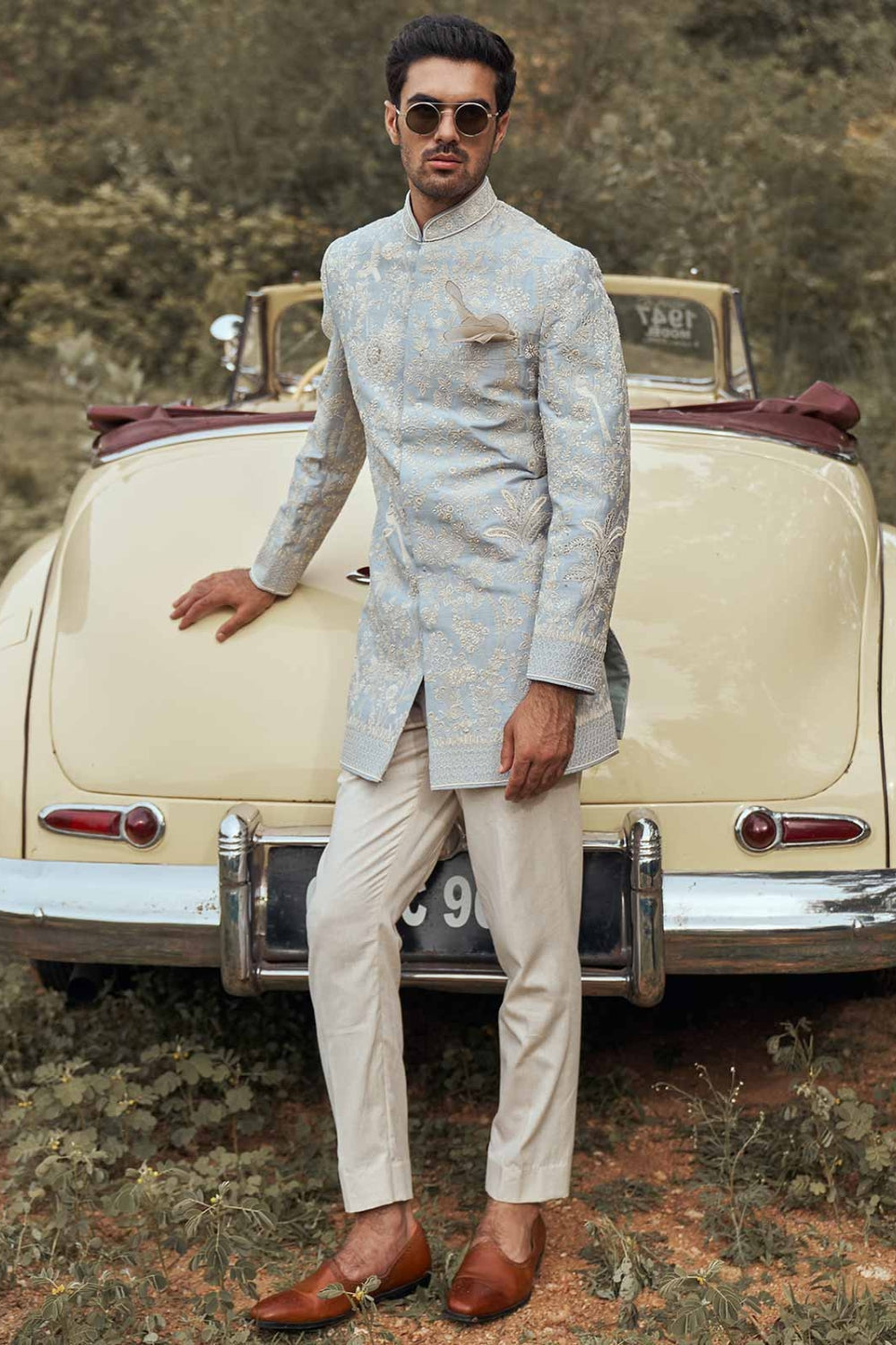 BIRD DESIGN HIGHLIGHTED BANDHGALA SET - Main Image