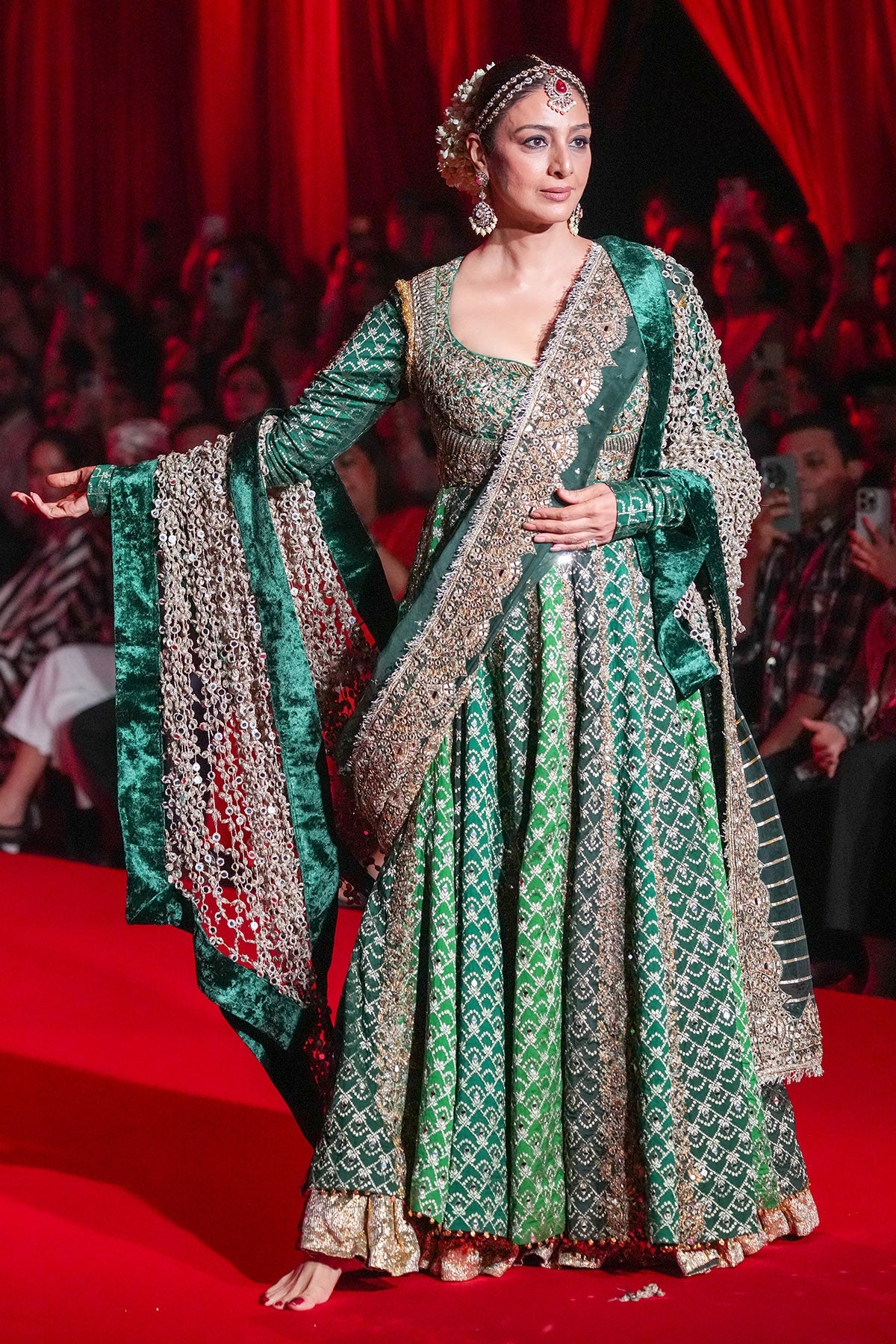 Vaidurya Anarkali Set