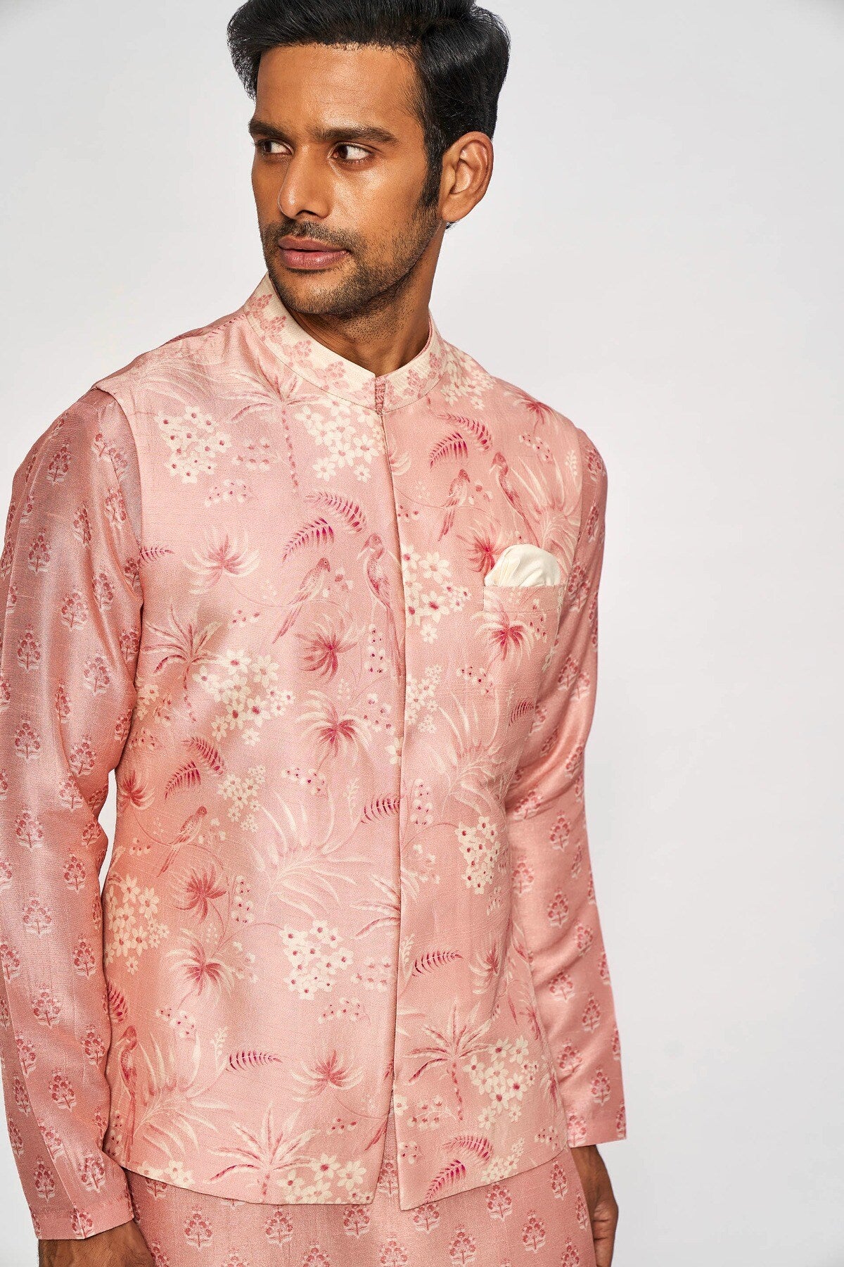 DEWESH BANDI – PINK