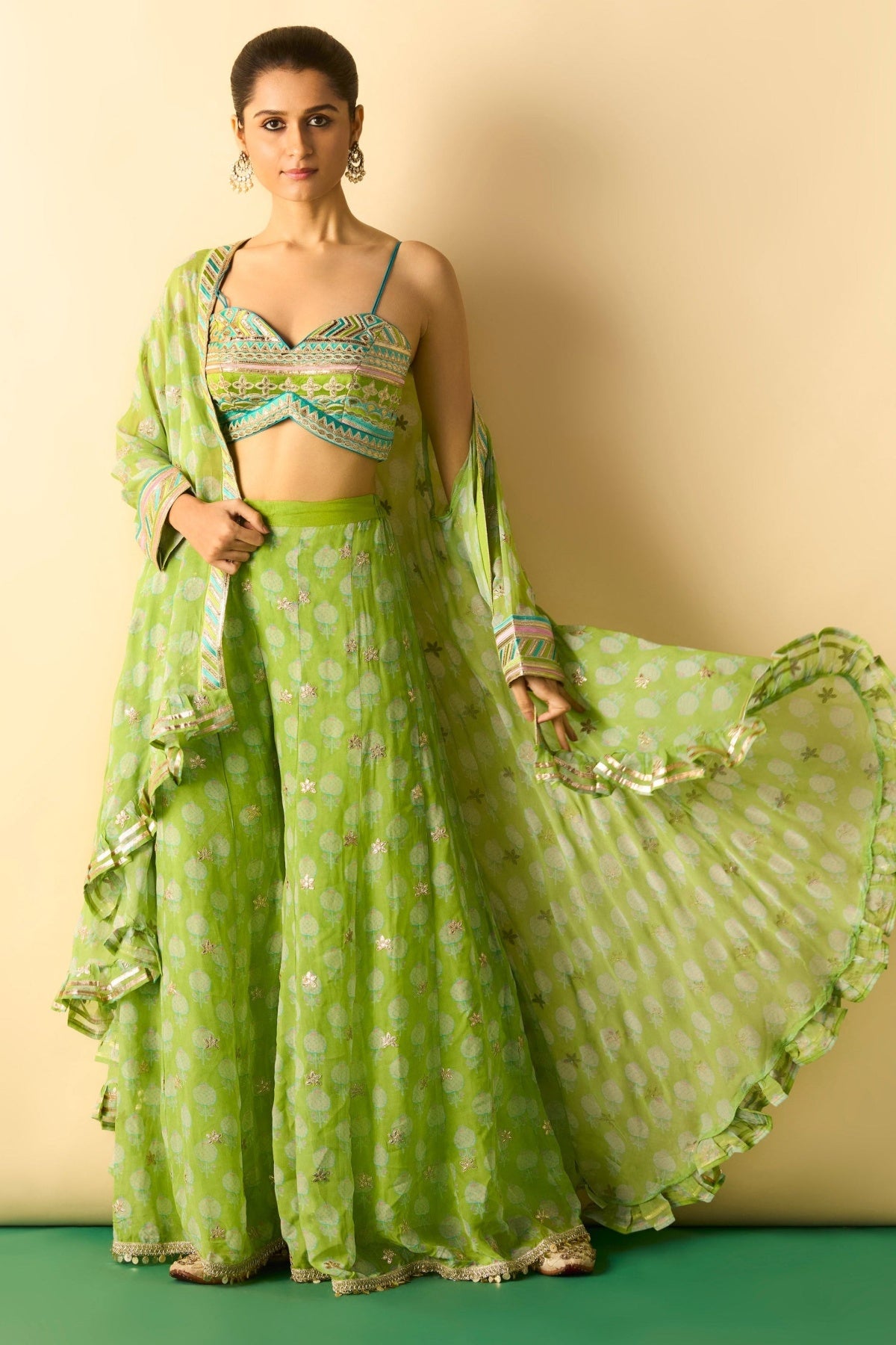 Dharika Cape Set