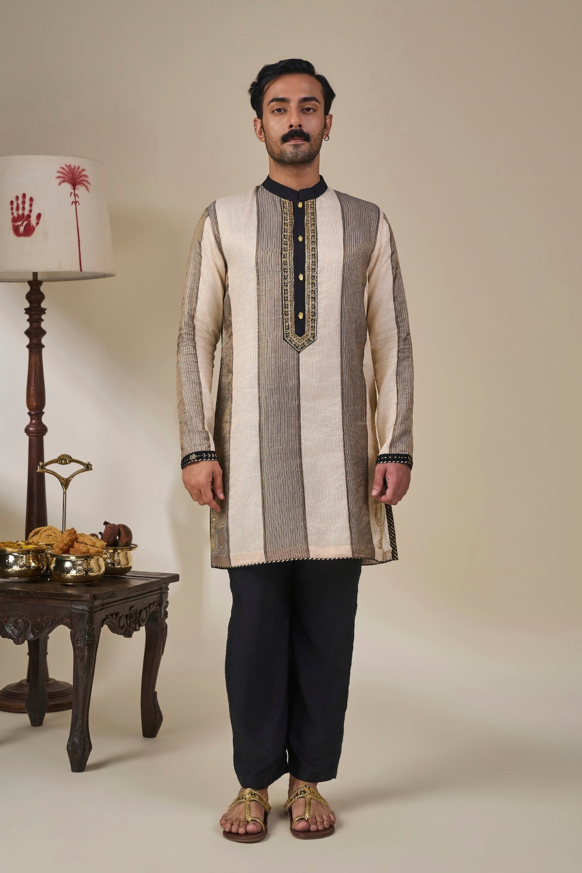 Palm Pillar Black & White Kurta