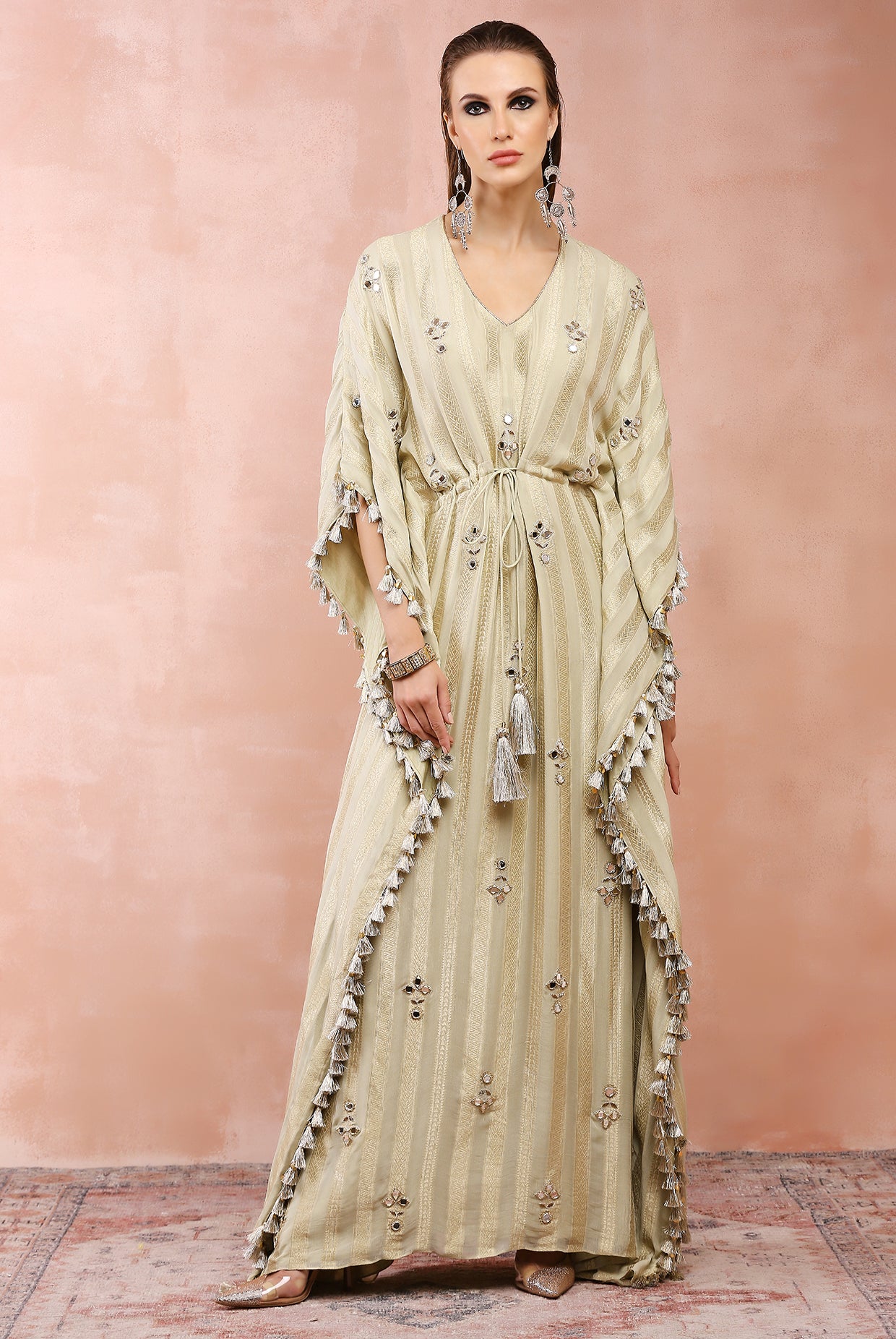 MINT EMBROIDERED KAFTAN 6 / Short MINT EMBROIDERED KAFTAN 6 / Short