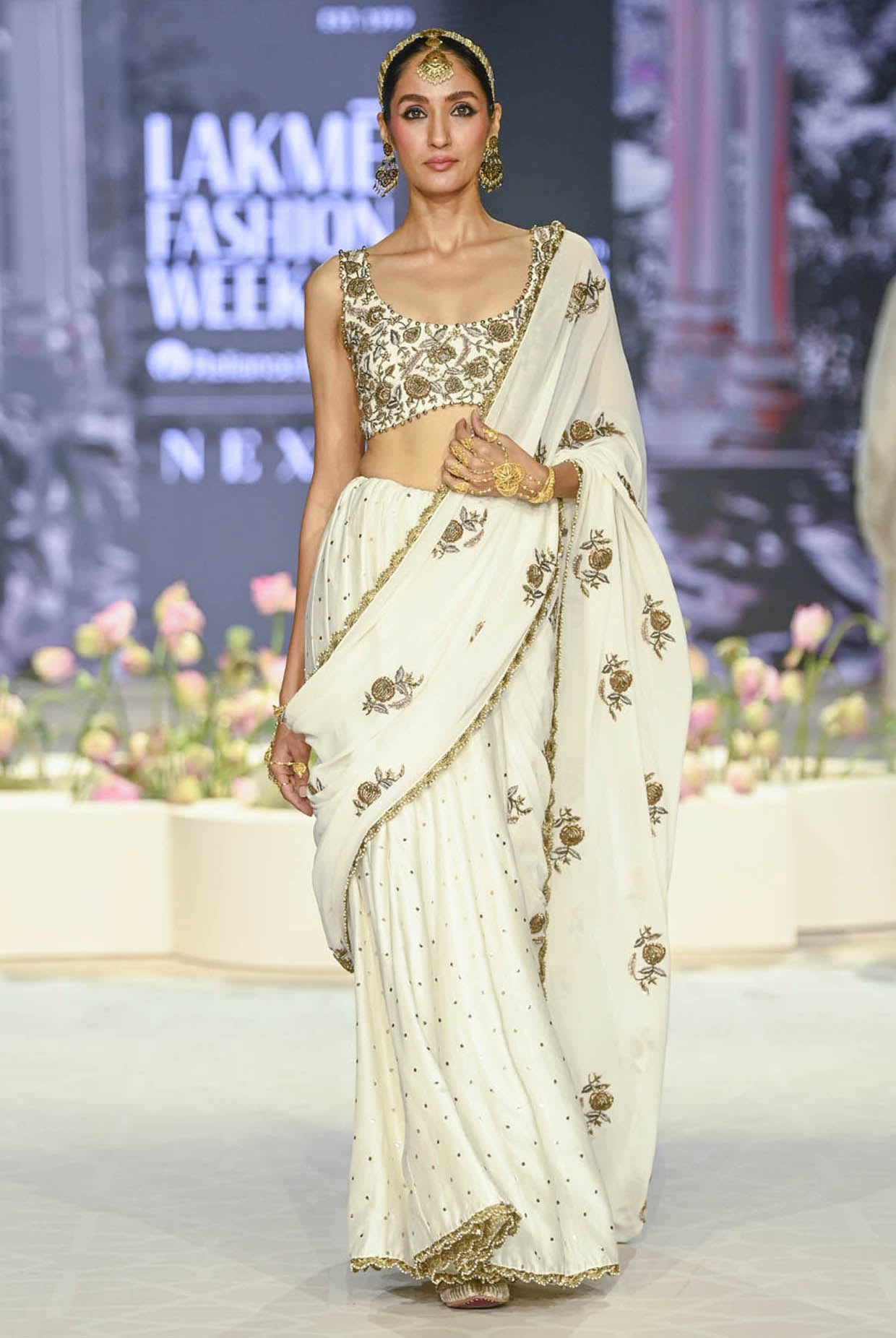 Najia Off White Choli With Embroidered Saree
