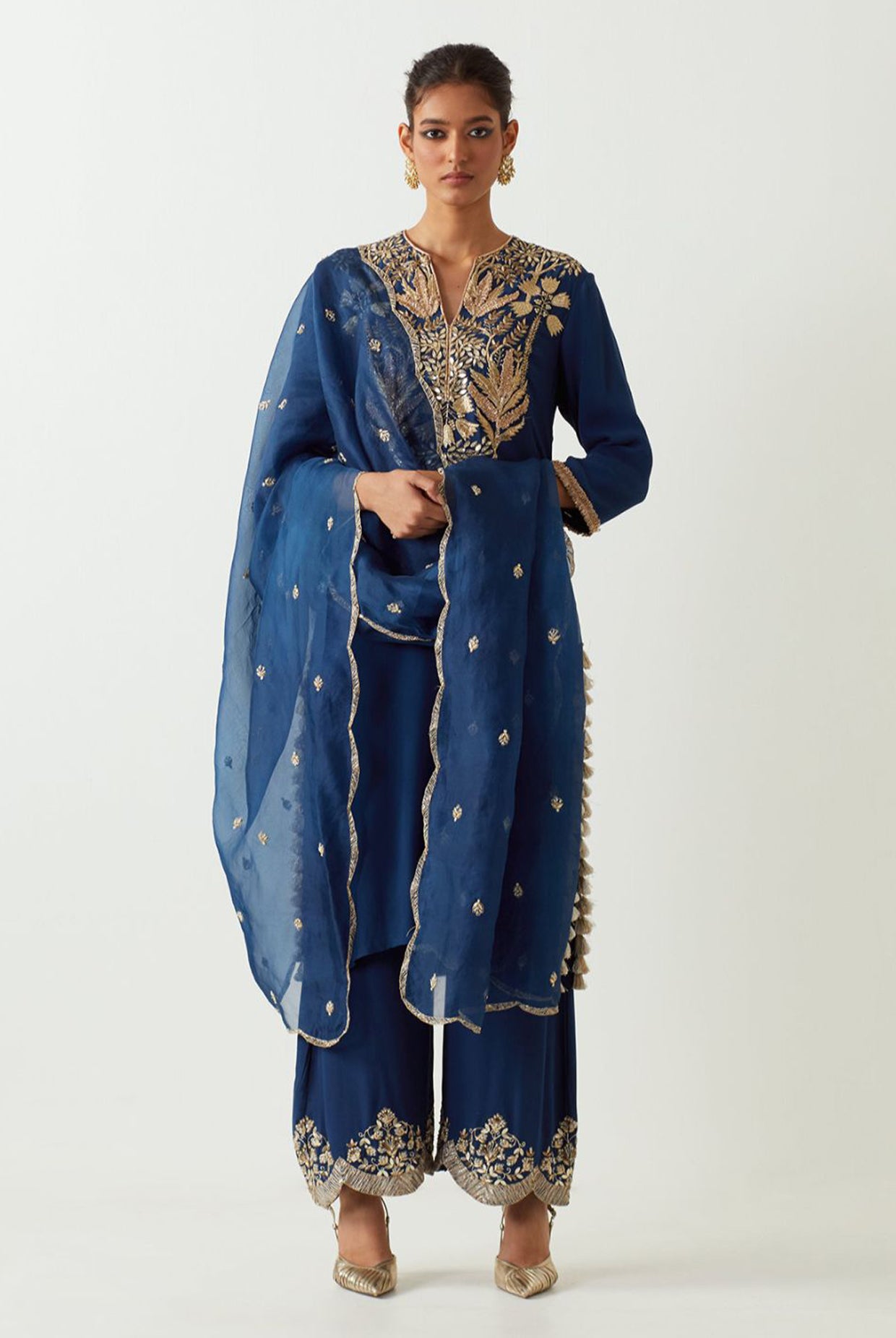 Navy Yoke Embroidred Kurta And Pants With Embroidered Dupatta