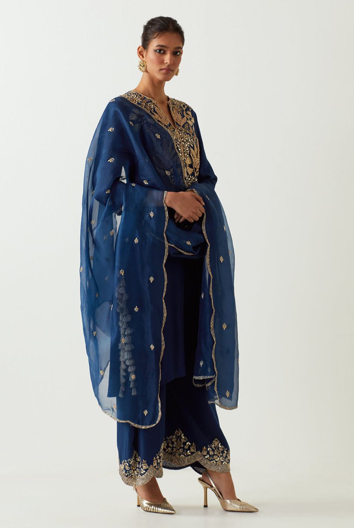 Navy Yoke Embroidred Kurta And Pants With Embroidered Dupatta