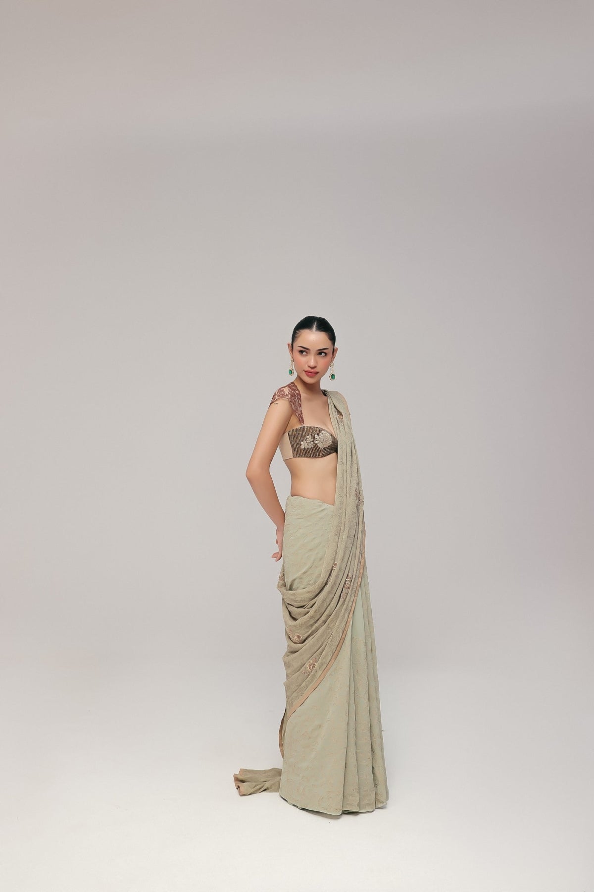 Notes of sage, hints of gold sari