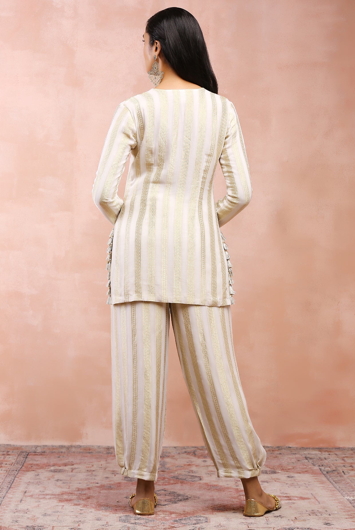 OFF WHITE EMBROIDERED KURTA AND PANT