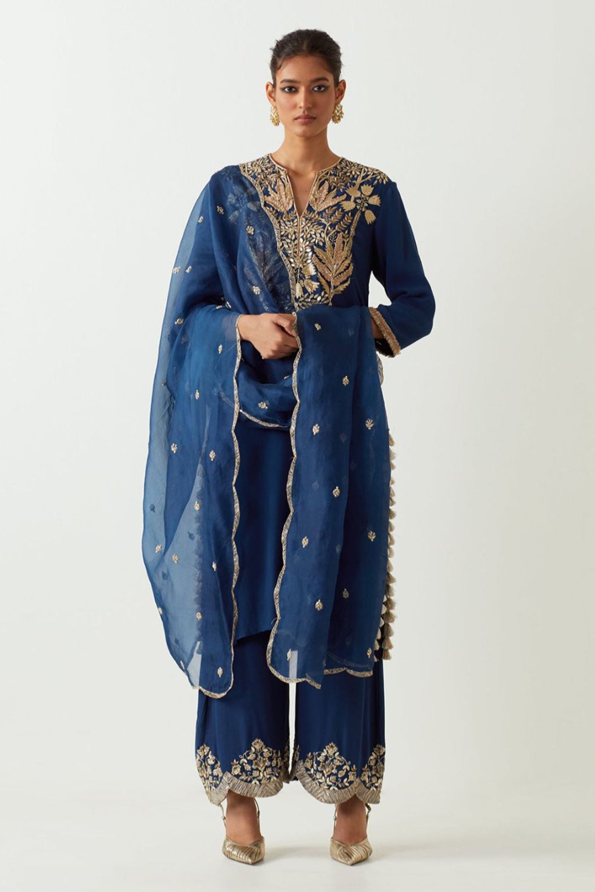 Navy Yoke Embroidred Kurta And Pants With Embroidered Dupatta