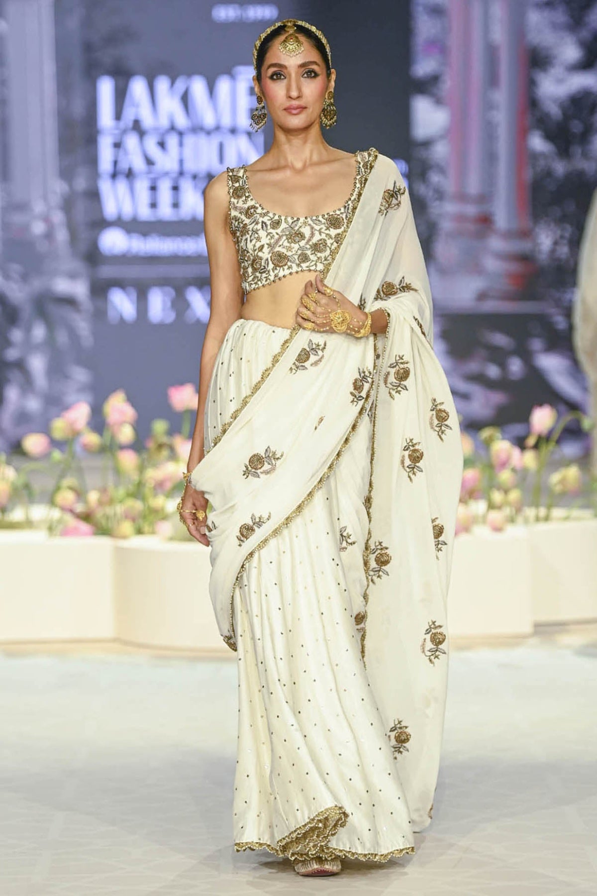 Najia Off White Choli With Embroidered Saree