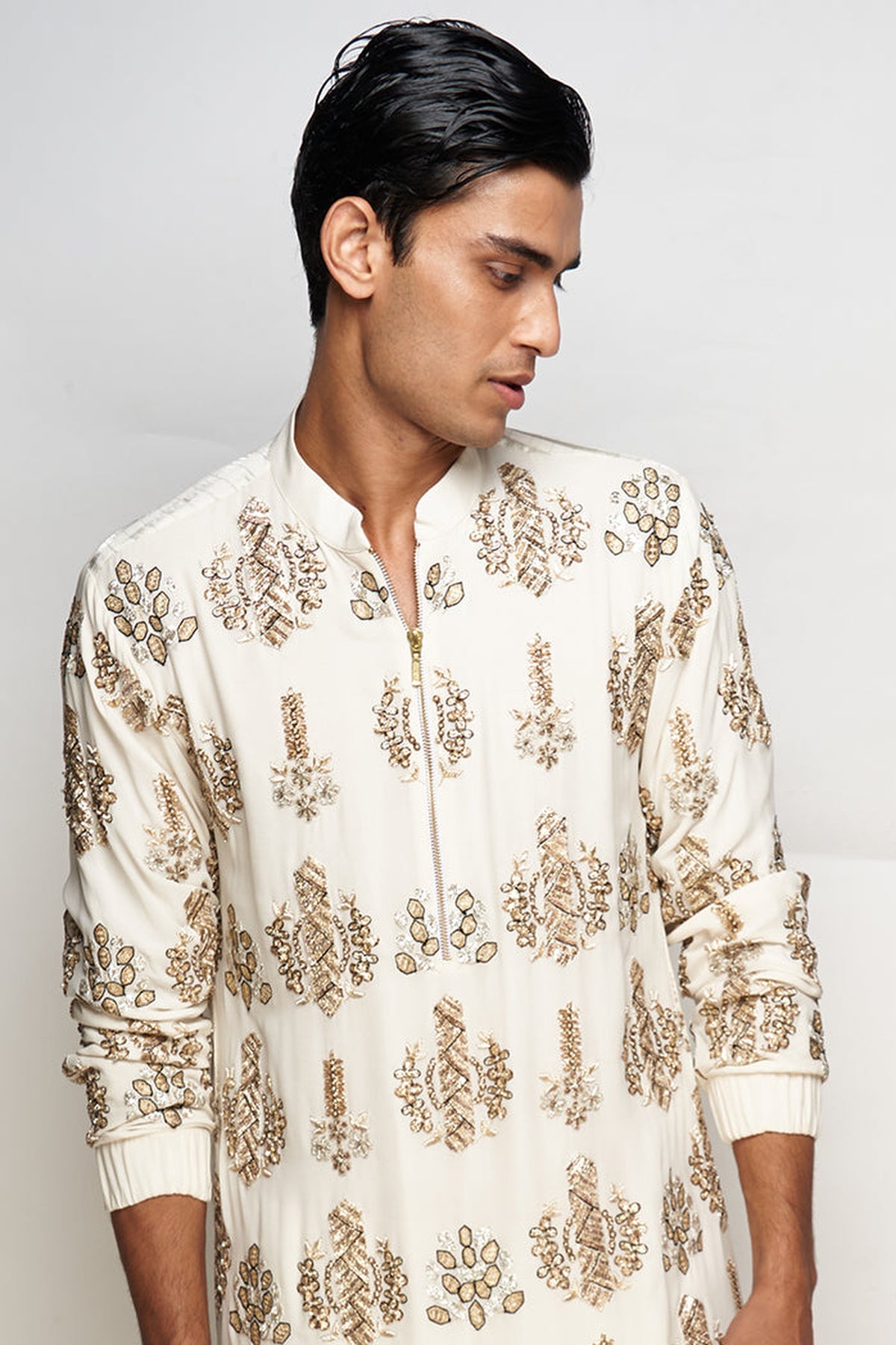 PS MEN ADIL OFF WHITE COLOUR EMBROIDERED KURTA WITH JOGGER PANTS