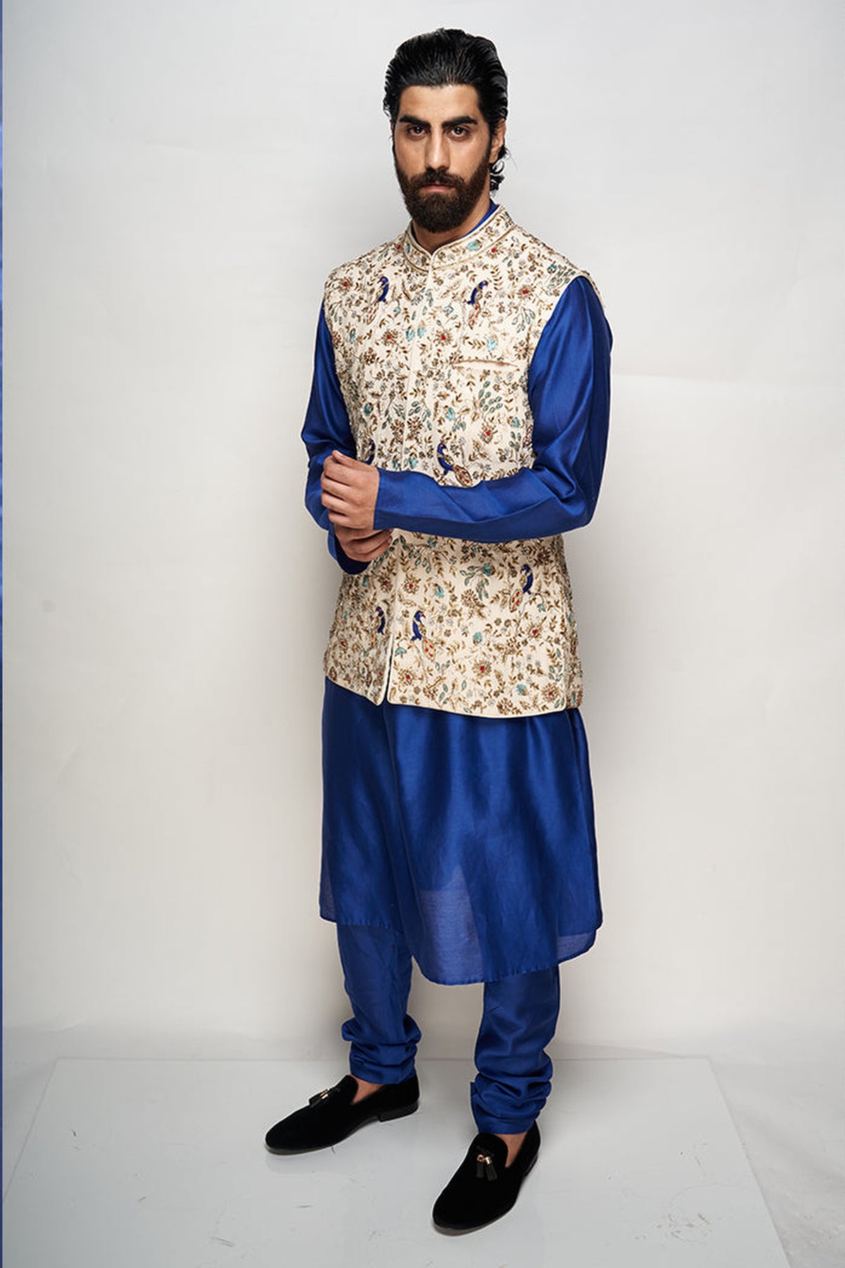 PS MEN RAZA CREAM COLOUR GEORGETTE EMBROIDERED BANDI WITH COBALT BLUE COLOUR KURTA AND CHURIDAR