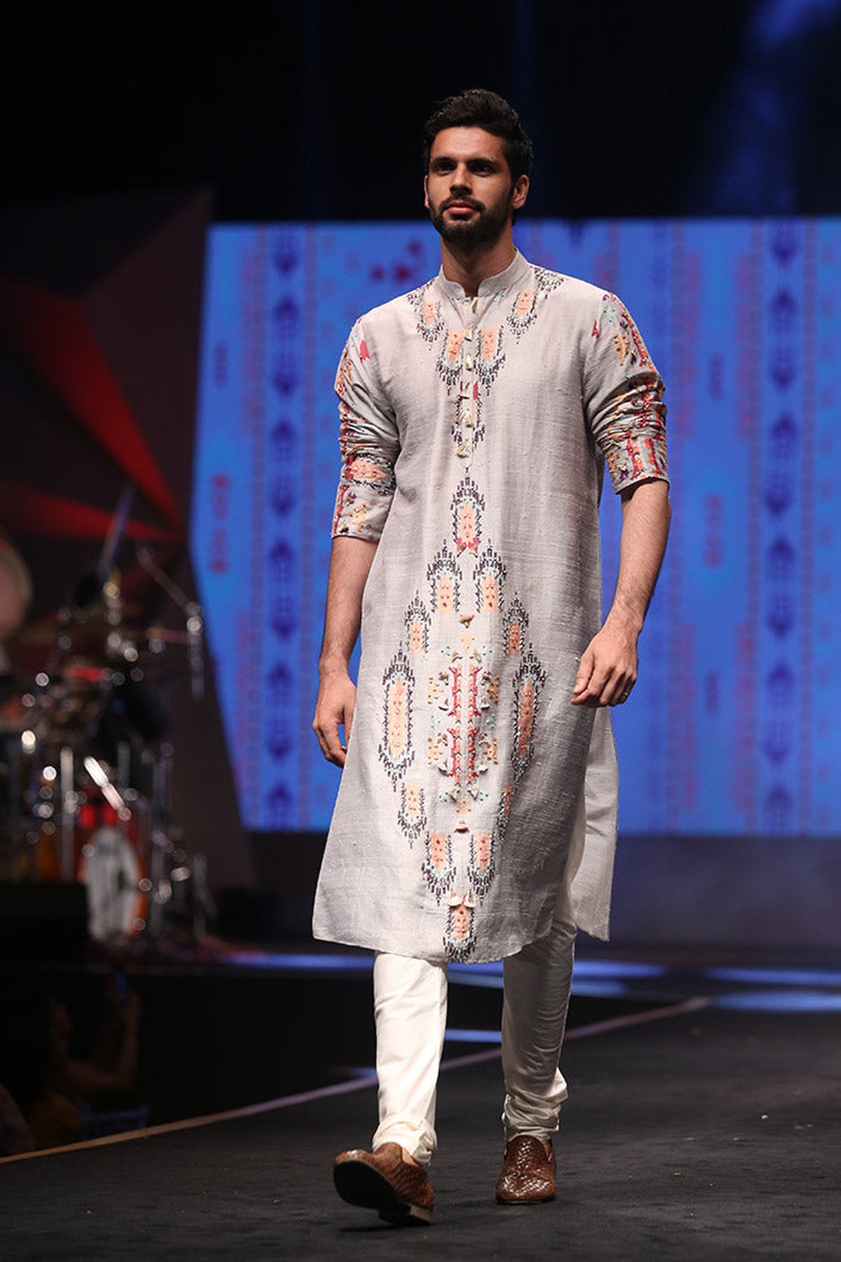 AMIR GREY PRINTED DUPION SILK KURTA WITH OFF-WHITE COTTON SILK CHURIDAR
