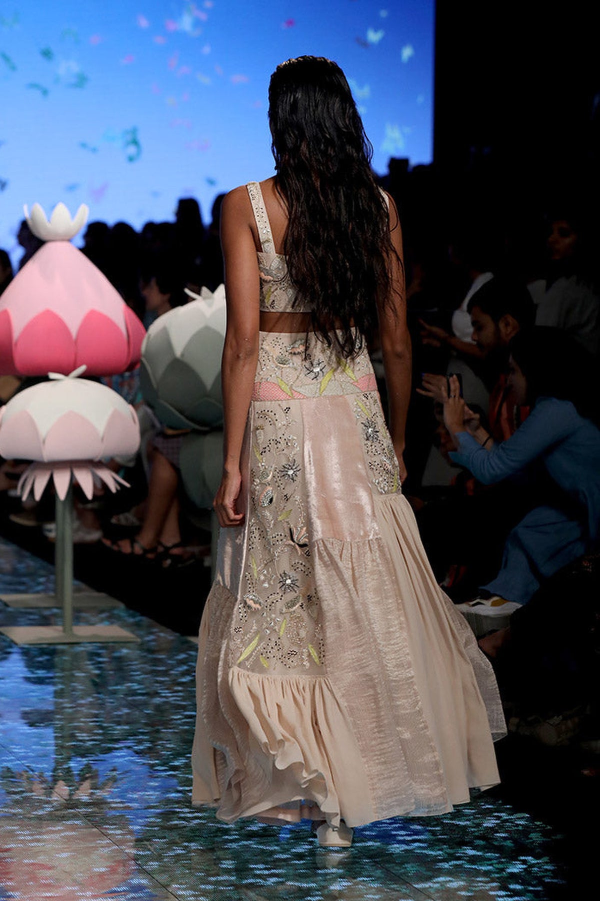 Paniz Lehenga