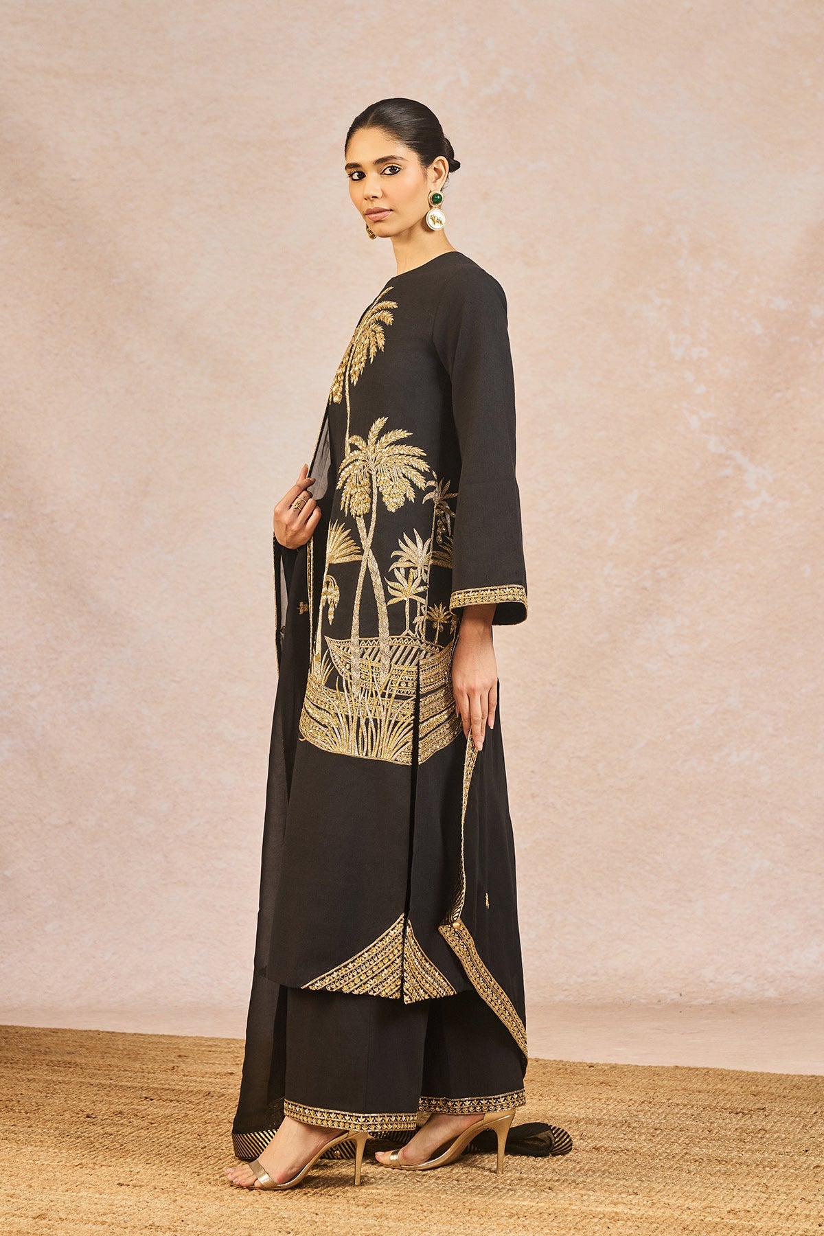 The Chand Kinara Kurta Set