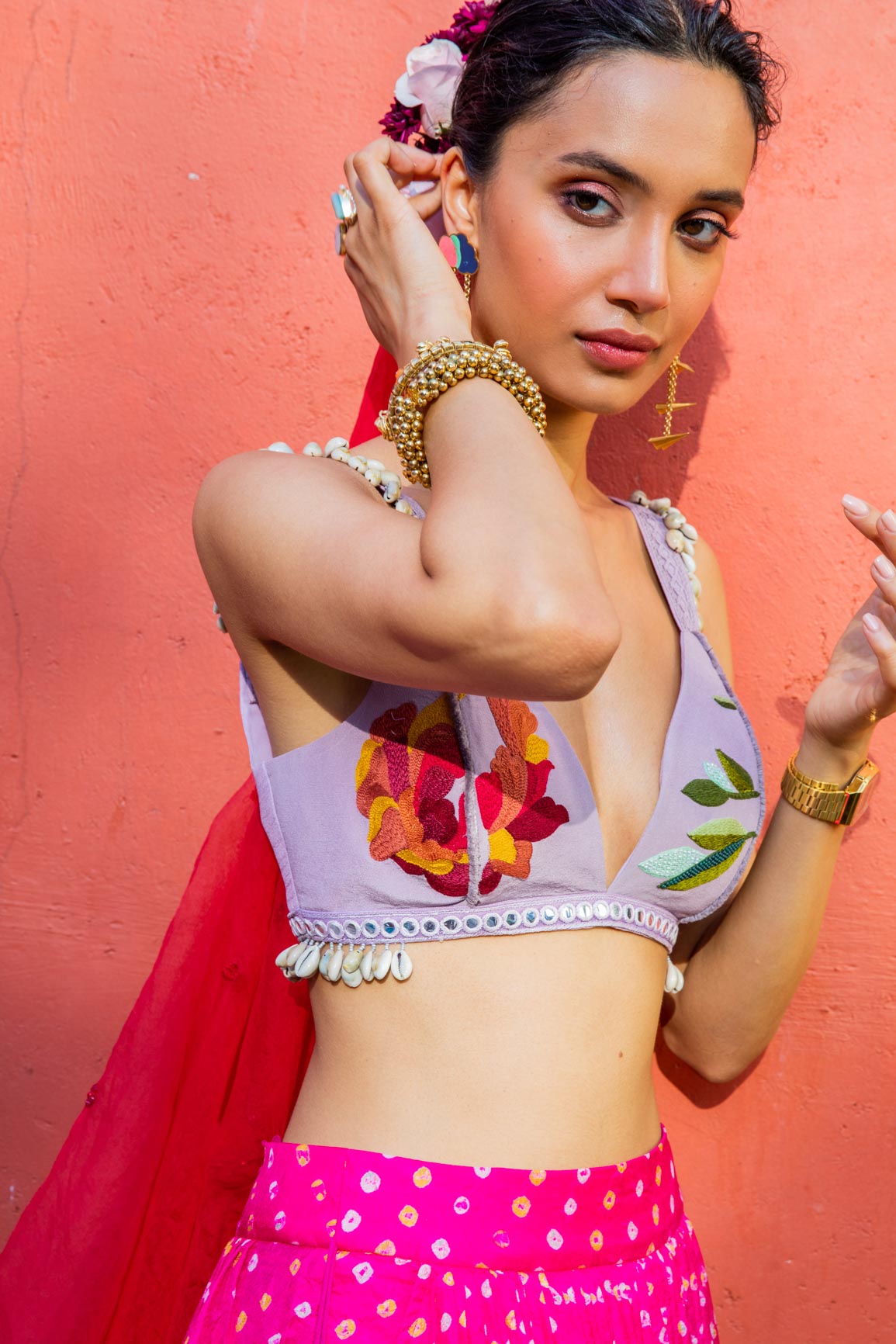 Pink bandhini, lilacs and red