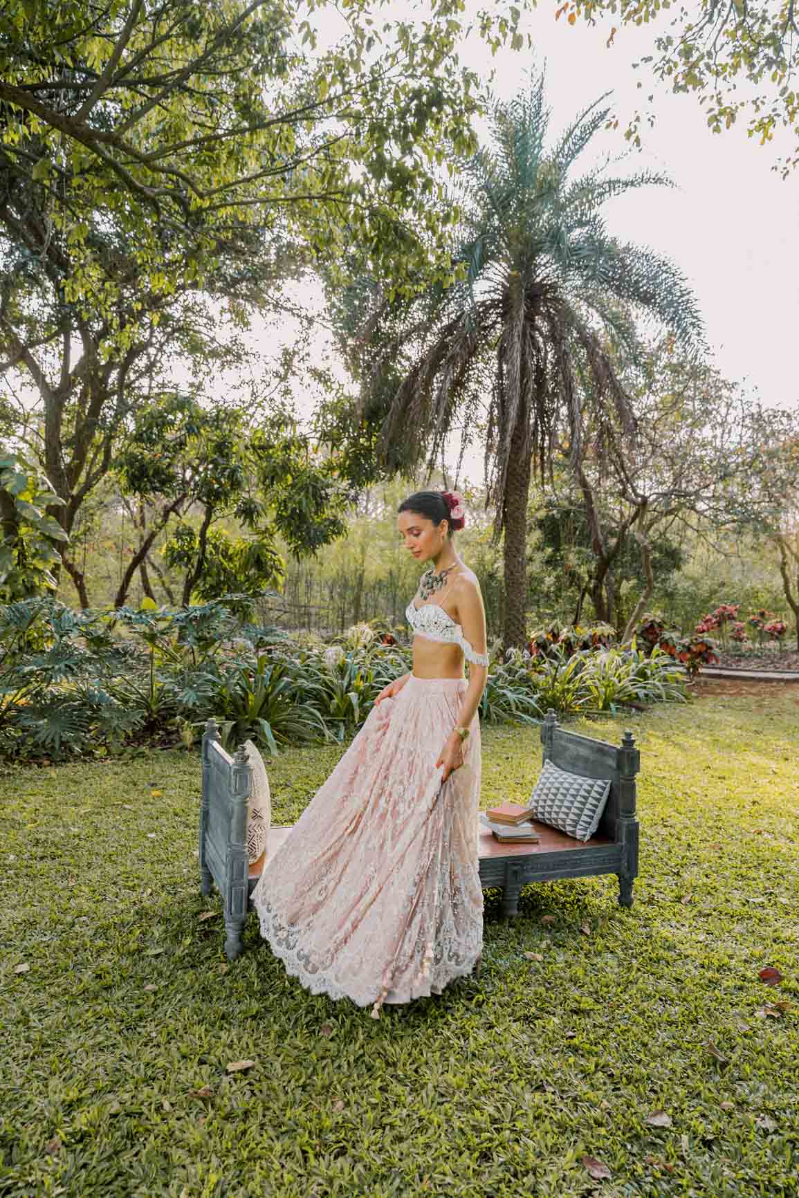 Lace and pearl, Frida, rose