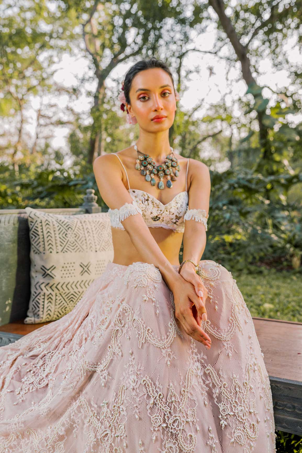 Lace and pearl, Frida, rose