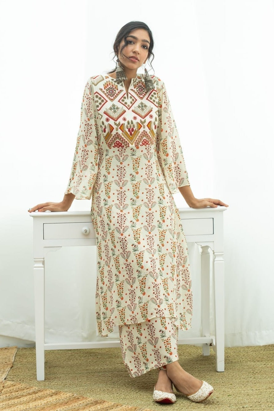 Off White Georgette Kurta – Pallazo