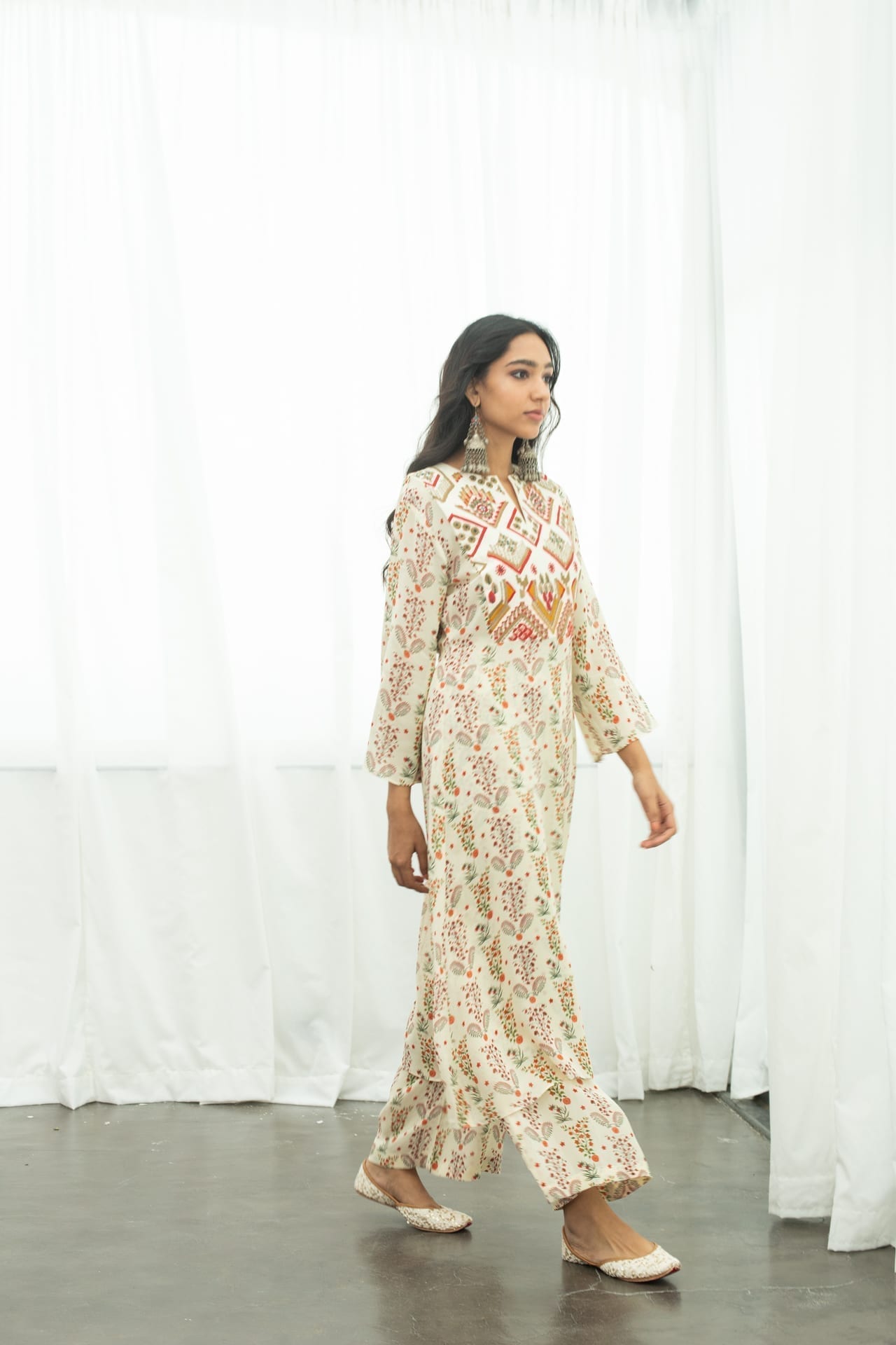 Off White Georgette Kurta – Pallazo