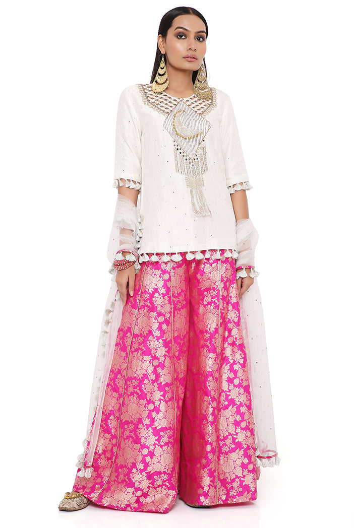 AMAYA OFF WHITE ABLA SILK EMBROIDERED KURTA WITH HOT PINK BROCADE SHARARA AND OFF WHITE DUPATTA