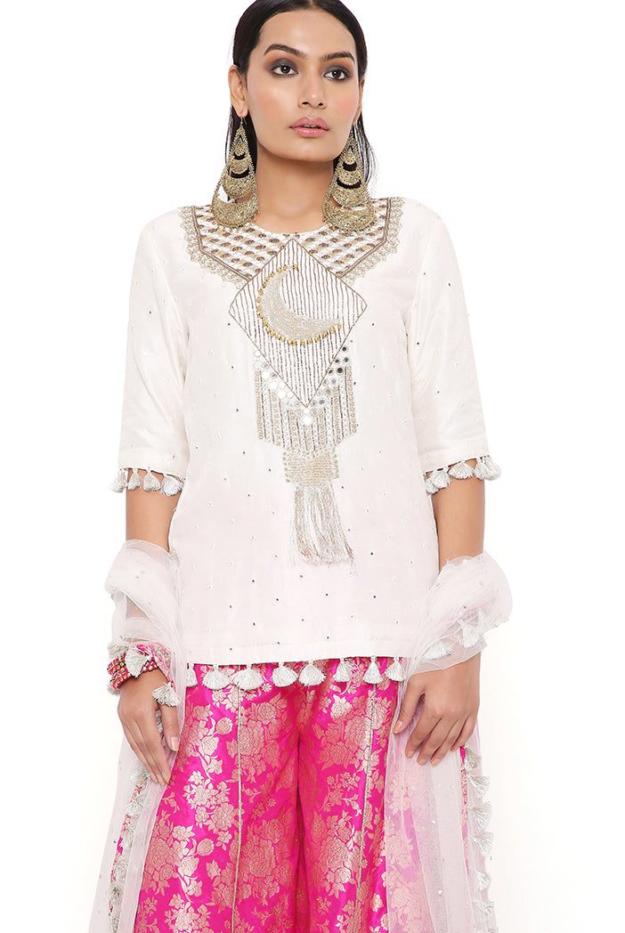 AMAYA OFF WHITE ABLA SILK EMBROIDERED KURTA WITH HOT PINK BROCADE SHARARA AND OFF WHITE DUPATTA