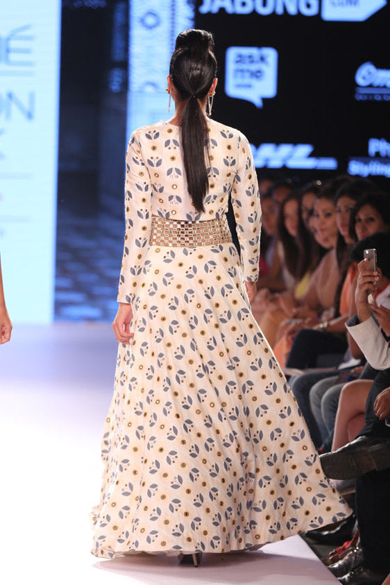 Nilofer Ivory Lehenga