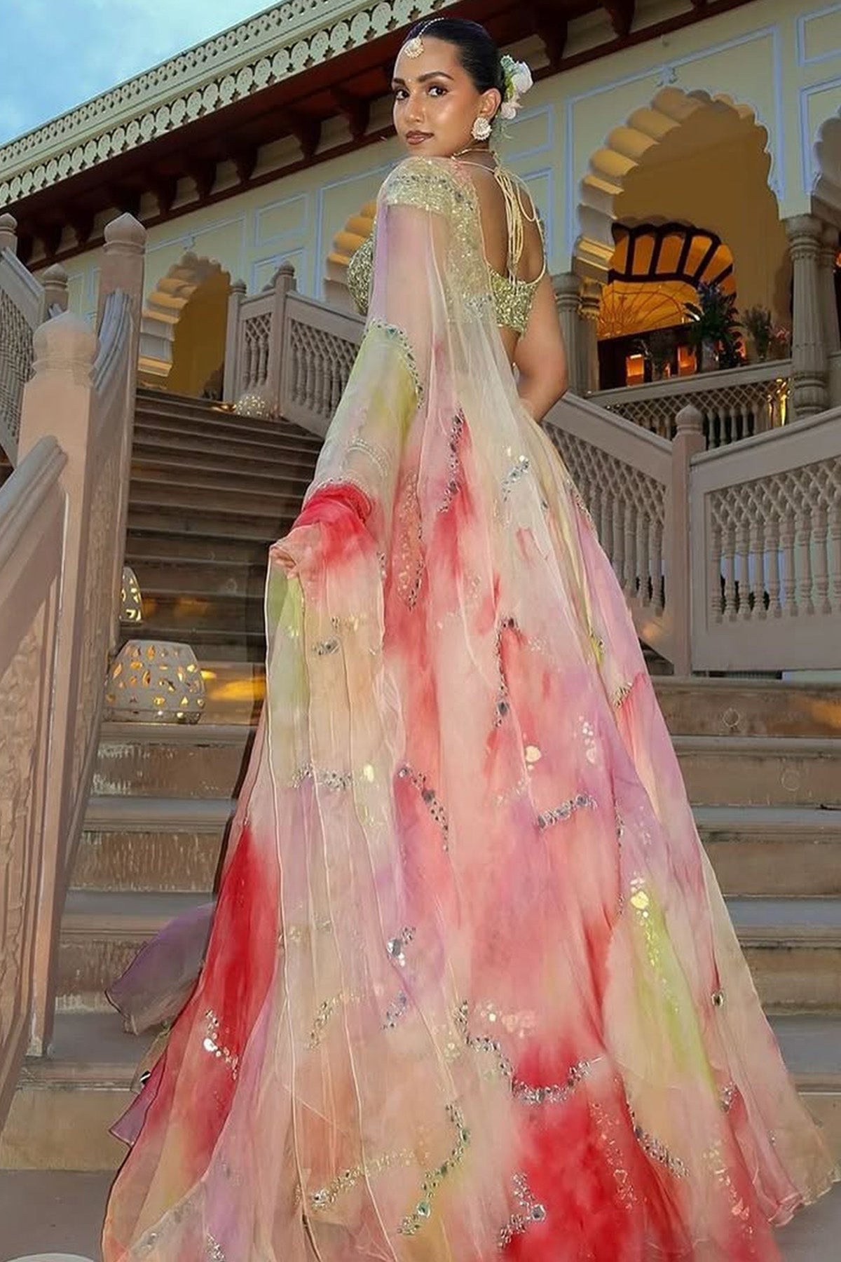 Vishakha Holsambre in Habnoor