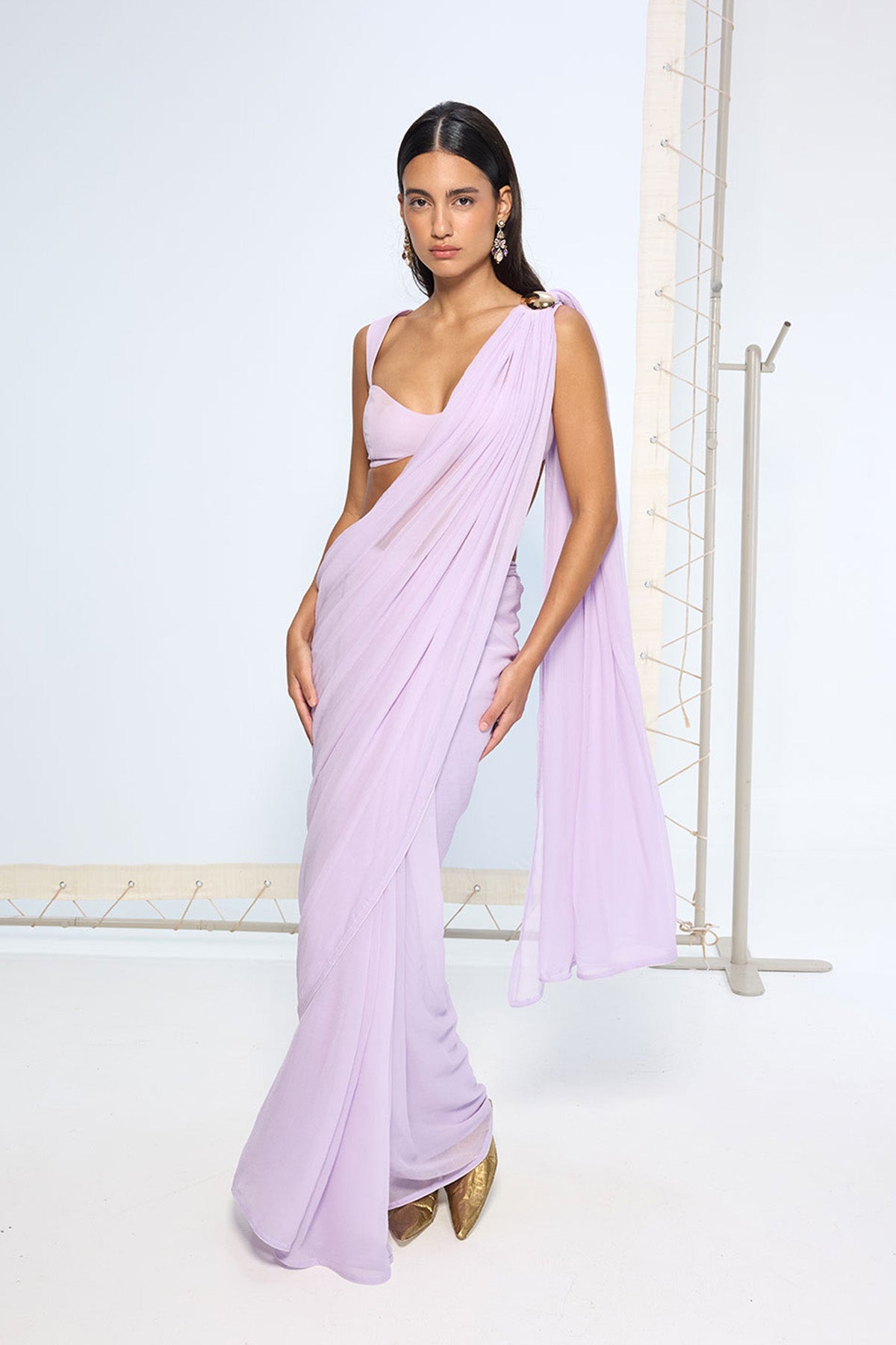 Lilac Movable Brooch Saree