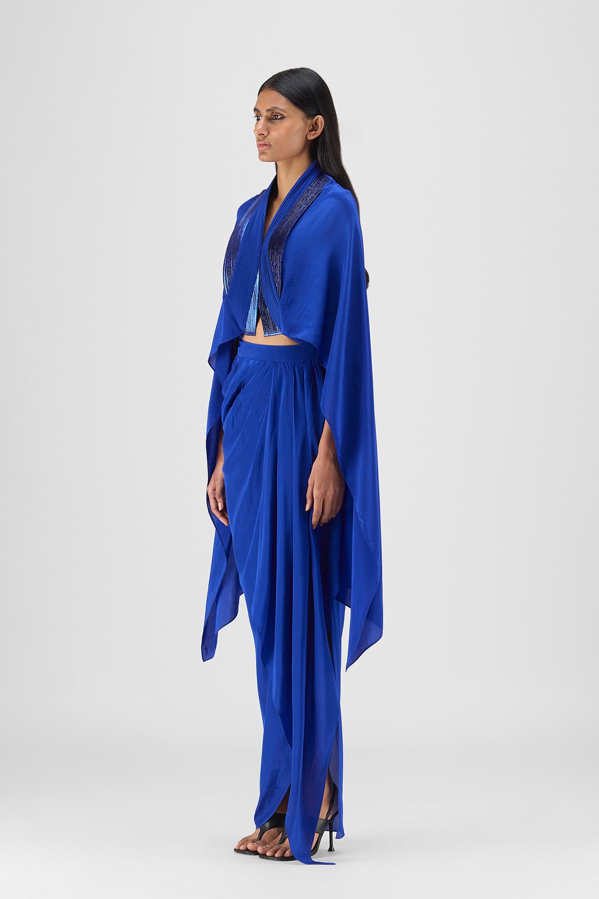 METALLIC STRUCTURED CAPE SET